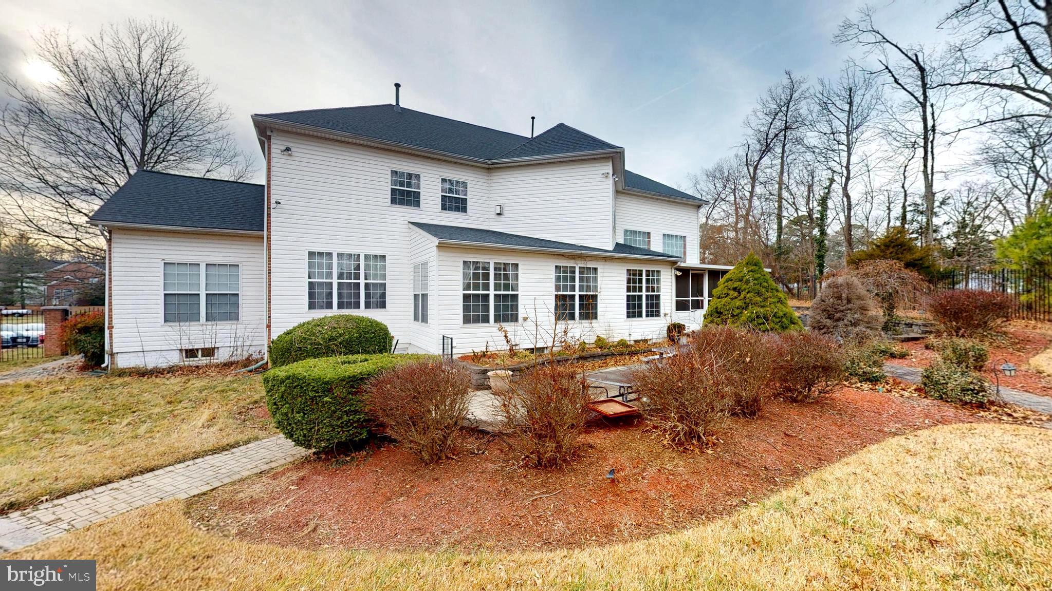 FARMINGTON WOODS - Residential