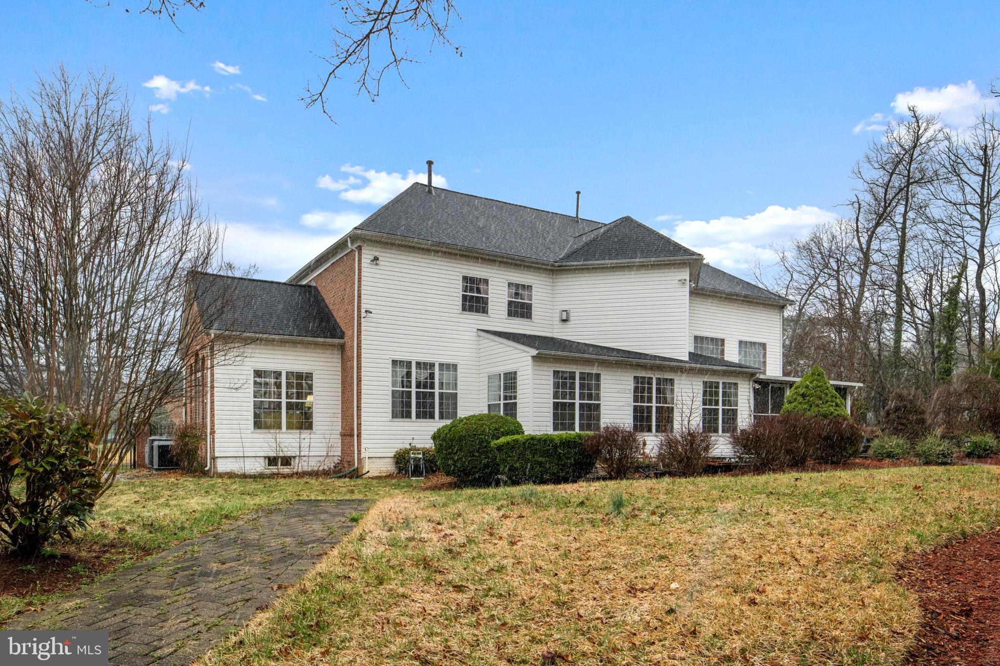 FARMINGTON WOODS - Residential