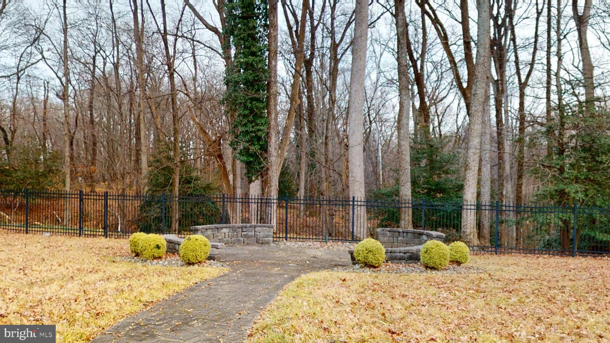 FARMINGTON WOODS - Residential