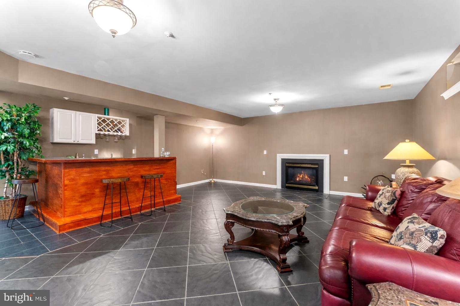 FARMINGTON WOODS - Residential