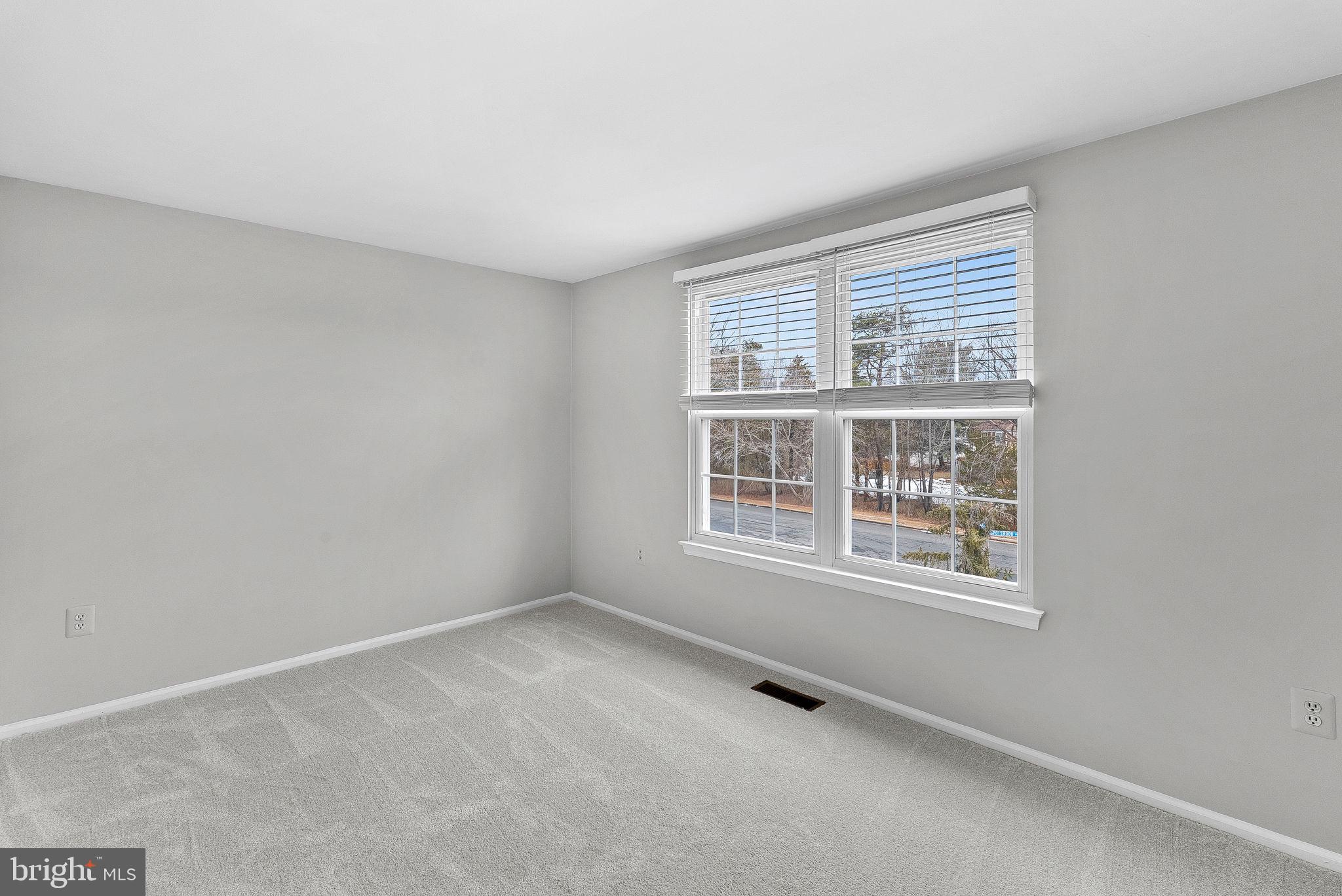 COUNTRYSIDE - Residential