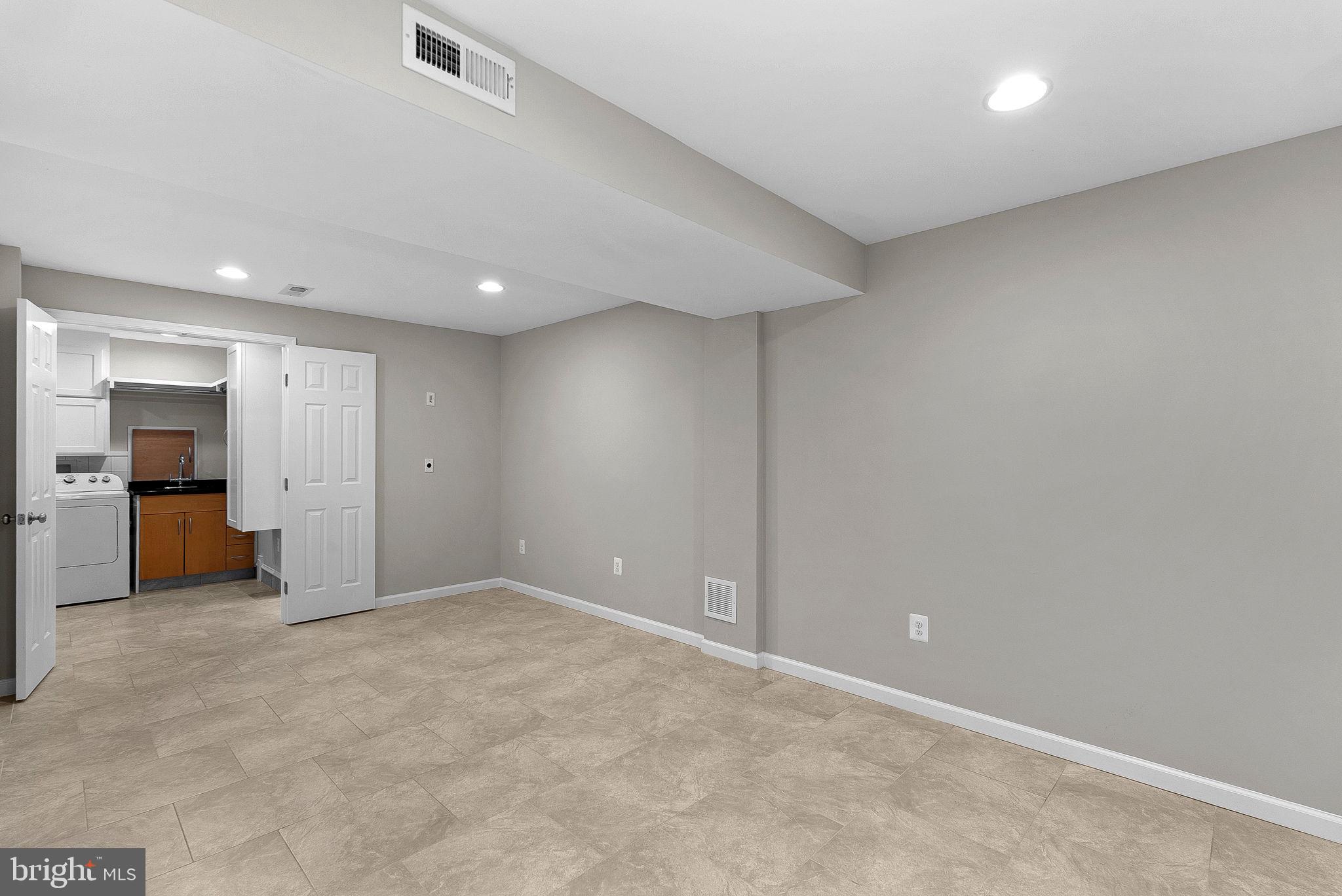 COUNTRYSIDE - Residential