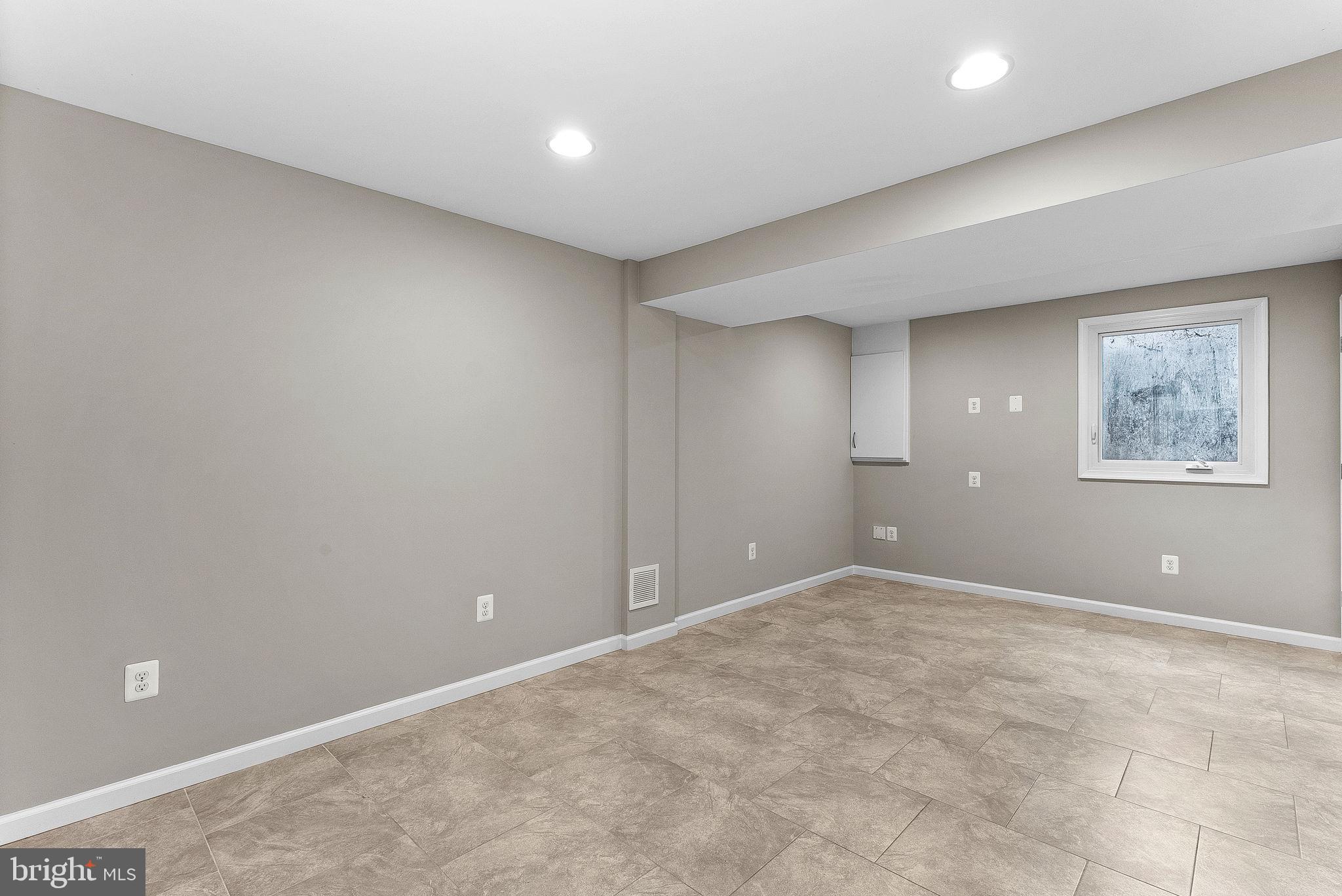 COUNTRYSIDE - Residential