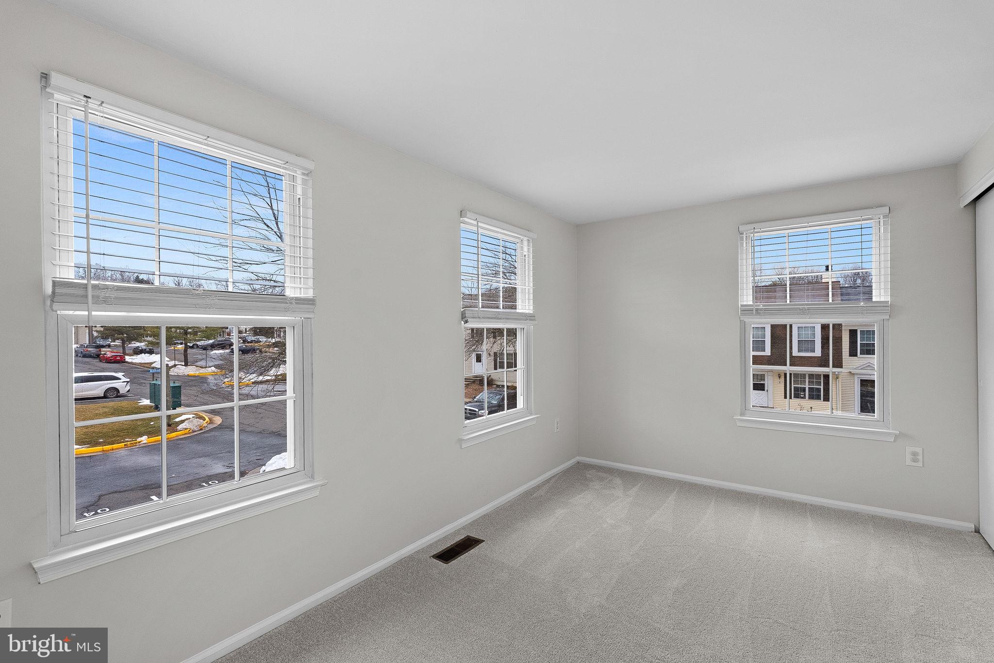 COUNTRYSIDE - Residential