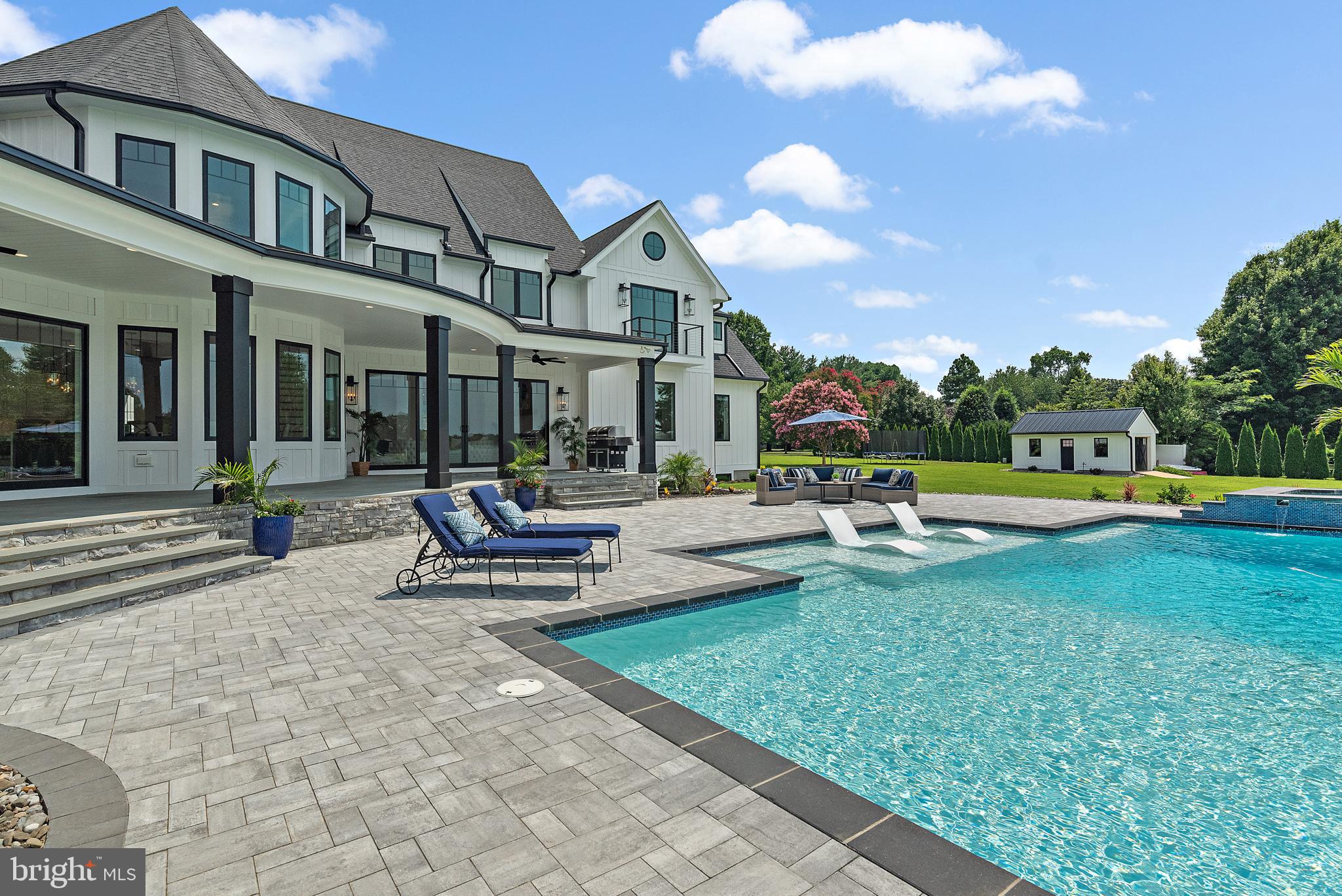 BENNETT POINT - Residential