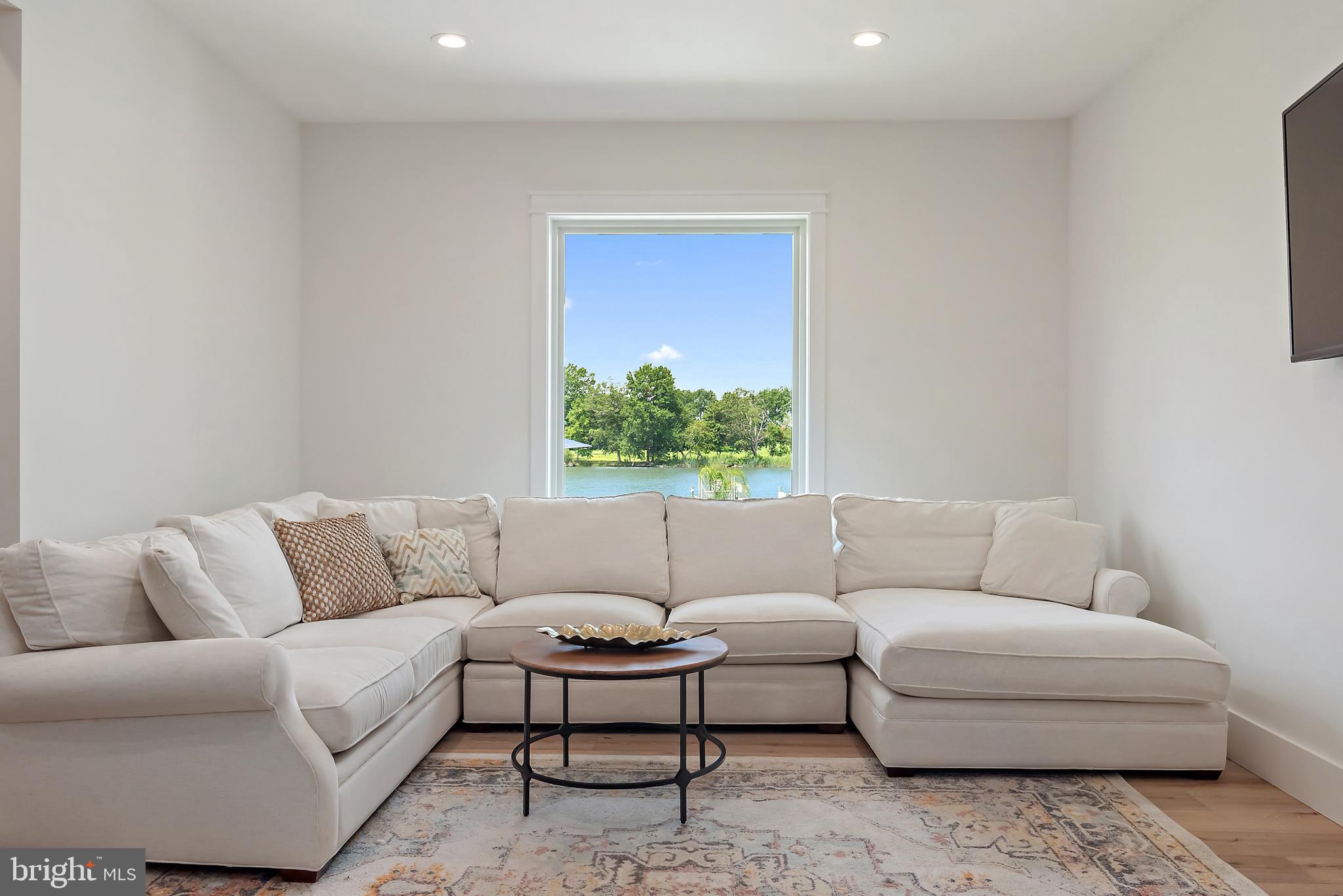 BENNETT POINT - Residential