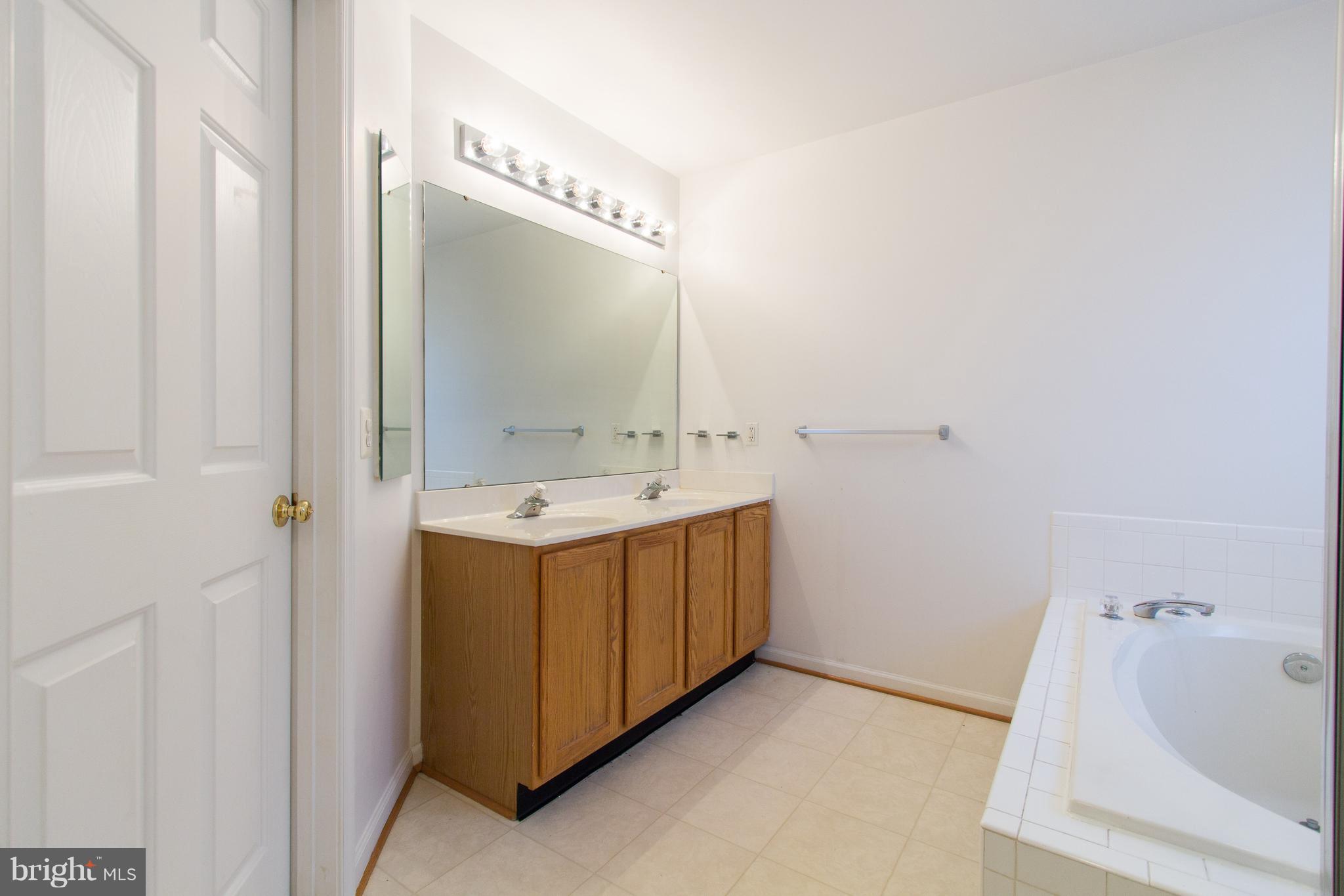 WOODVIEW VILLAGE WEST - Residential