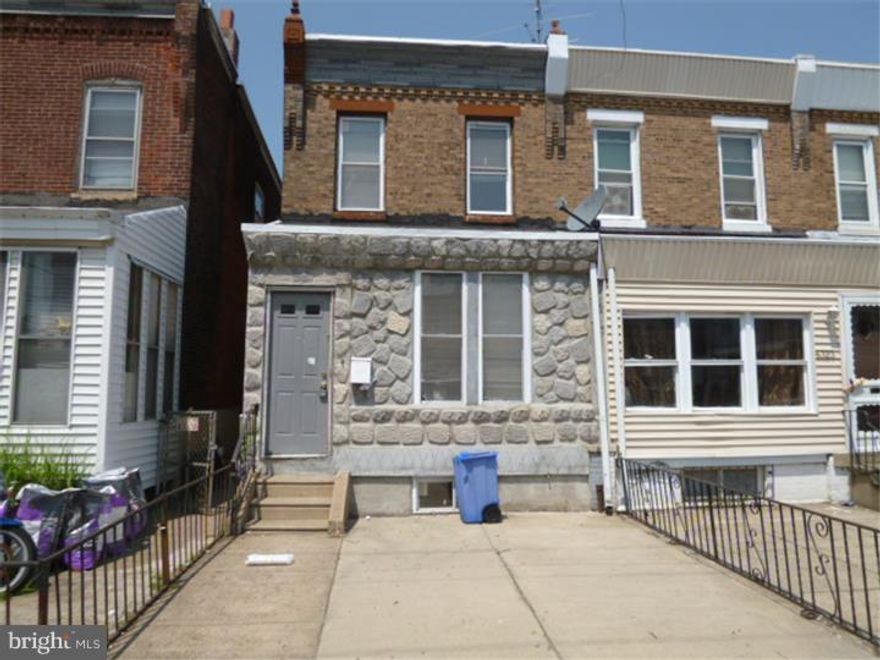 3 bedroom house that is in  good condition. off All offers will be presented, $2,000 certified deposit and proof of funds will be required. AS IS Addendum and buyer will be responsible for u/o. Seller is equitable owner. Recommend to use assurance abstract for tile This is an assignment transaction. Cash or hard money financing only. All offers will be presented