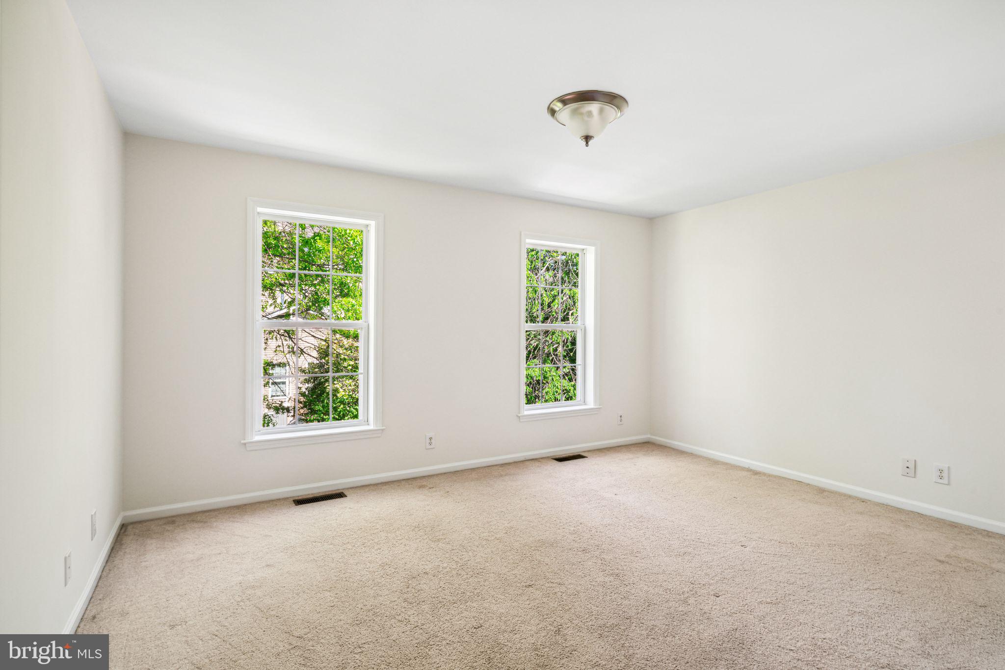ROXBOROUGH - Residential