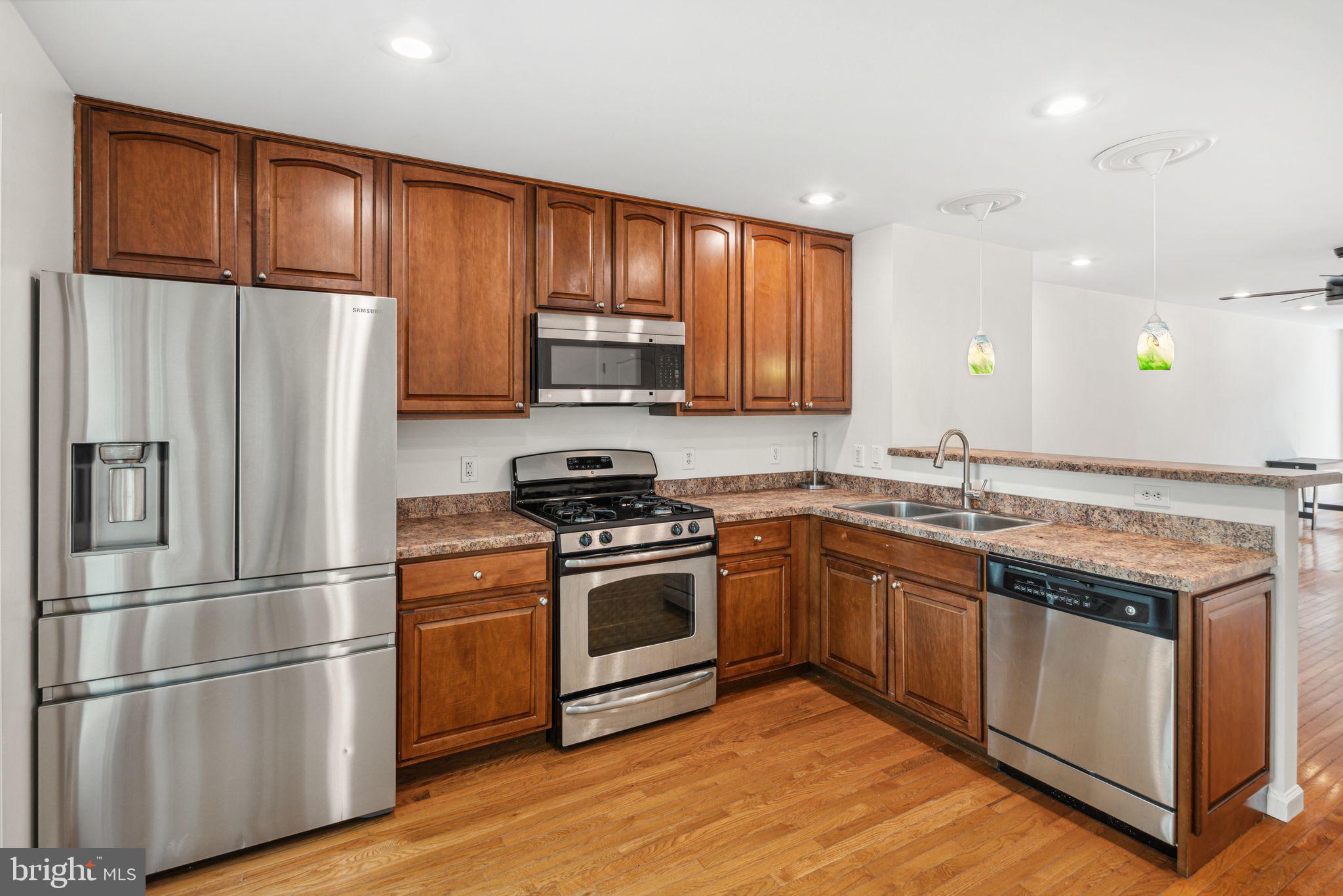 ROXBOROUGH - Residential