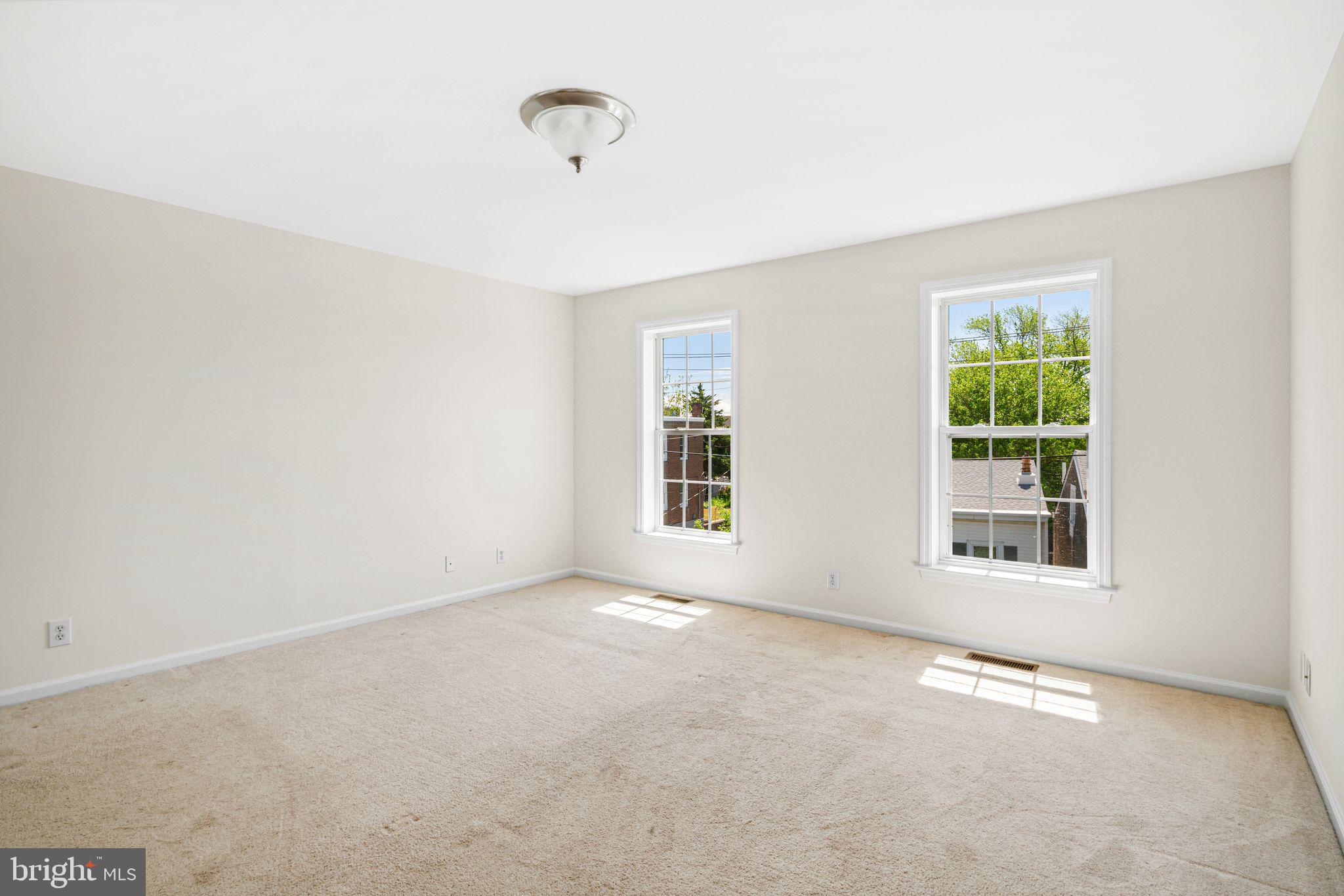 ROXBOROUGH - Residential