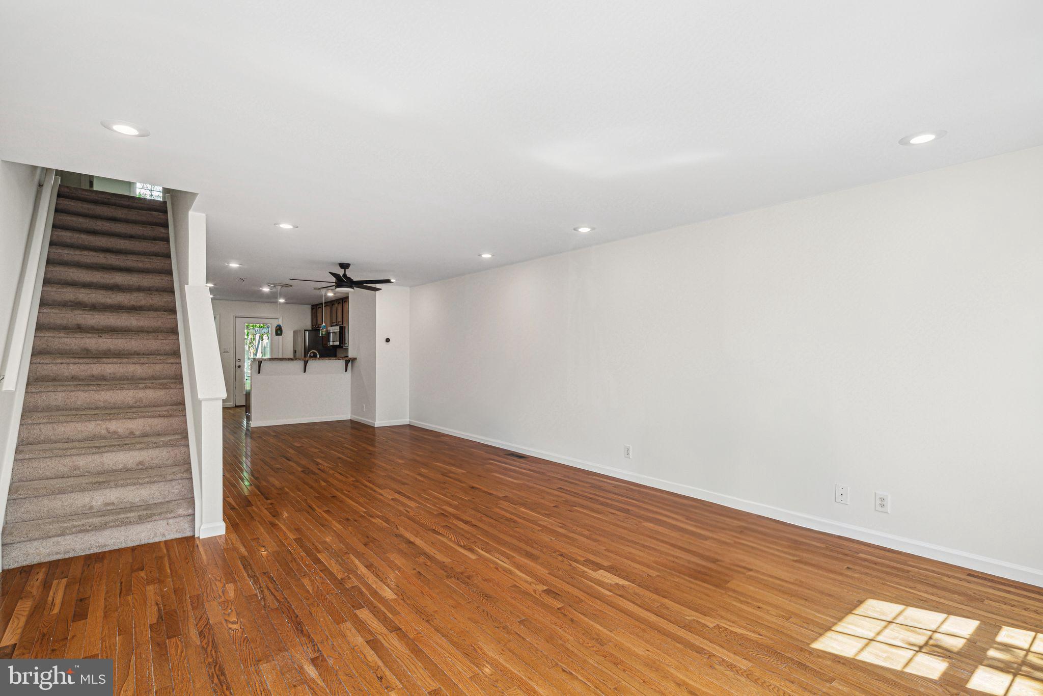 ROXBOROUGH - Residential