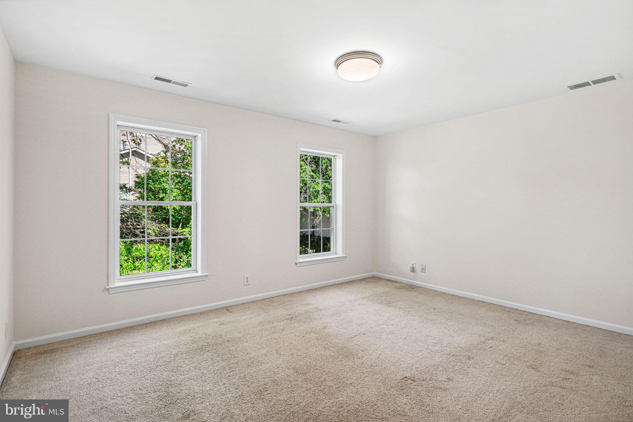ROXBOROUGH - Residential