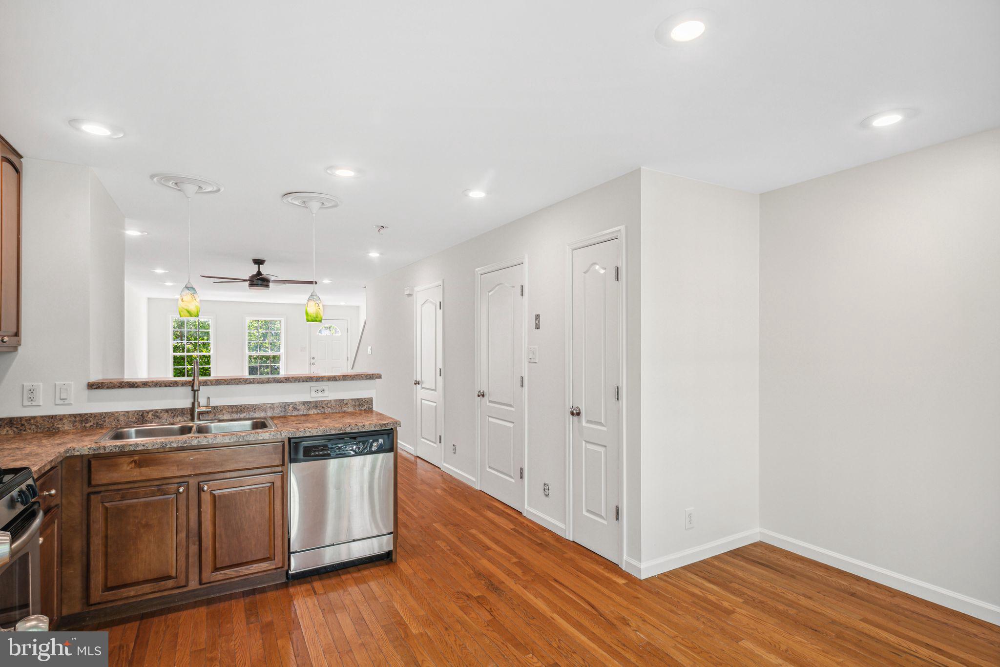 ROXBOROUGH - Residential