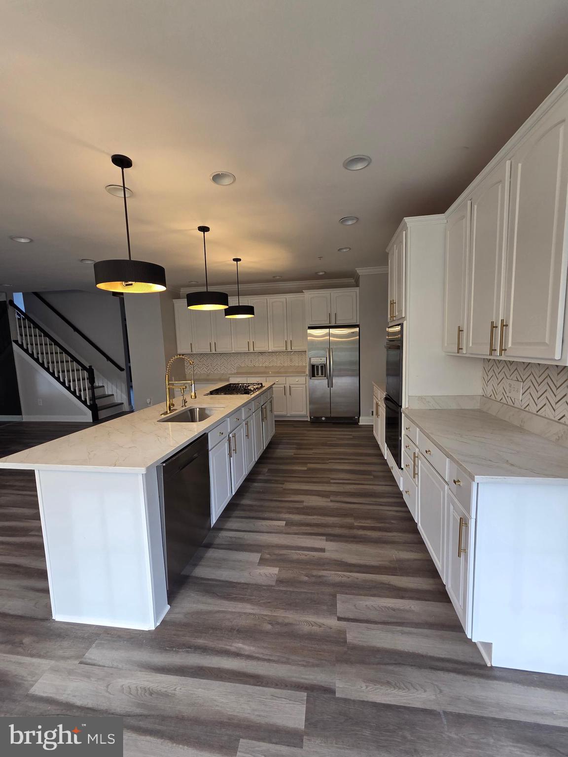 CROOM STATION - Residential