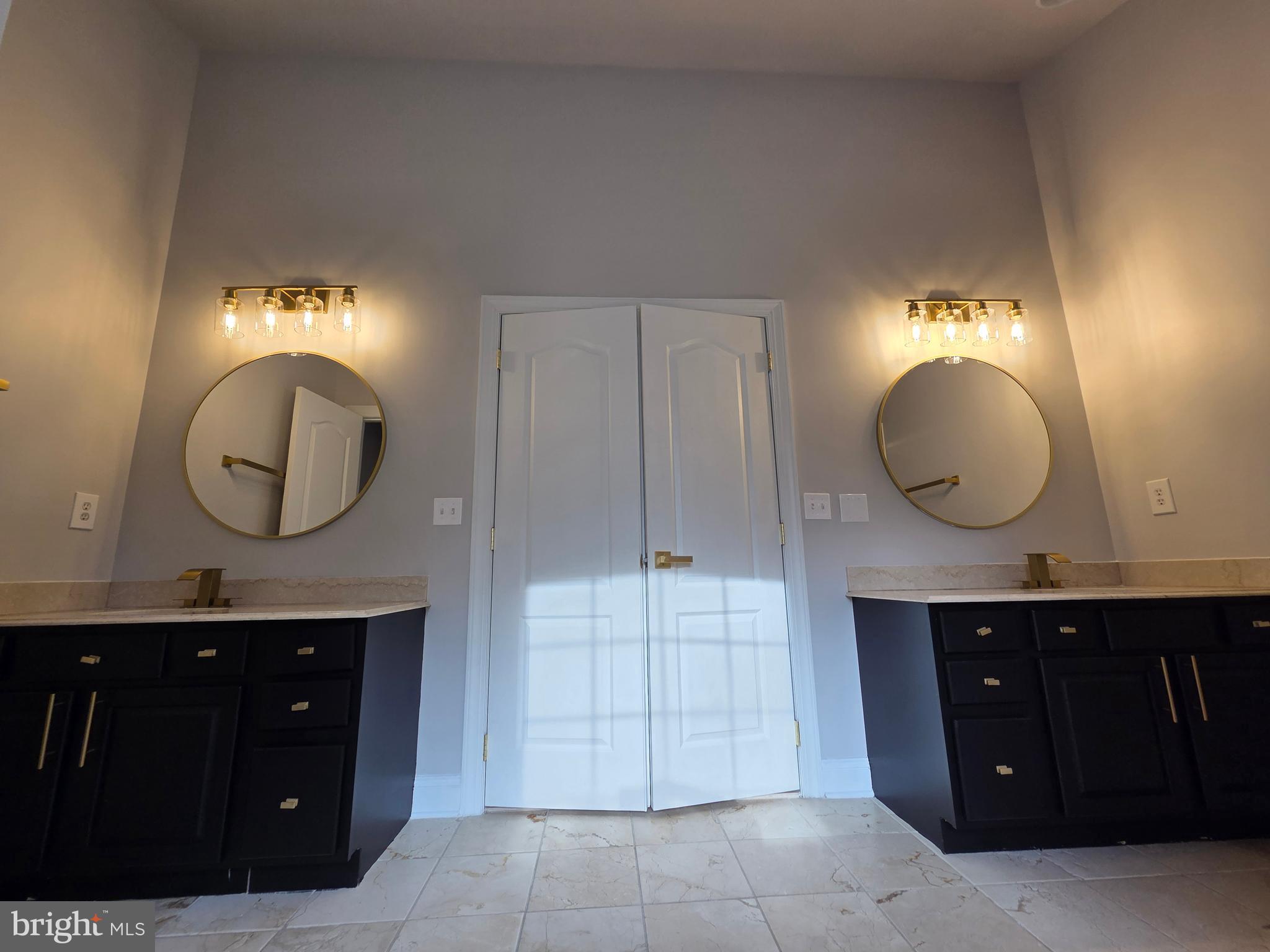 CROOM STATION - Residential