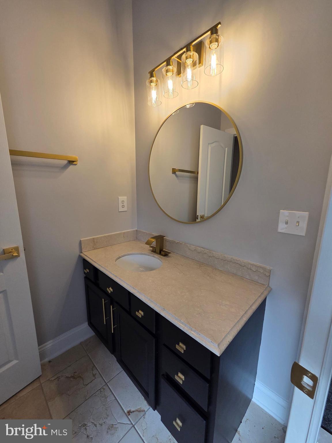 CROOM STATION - Residential