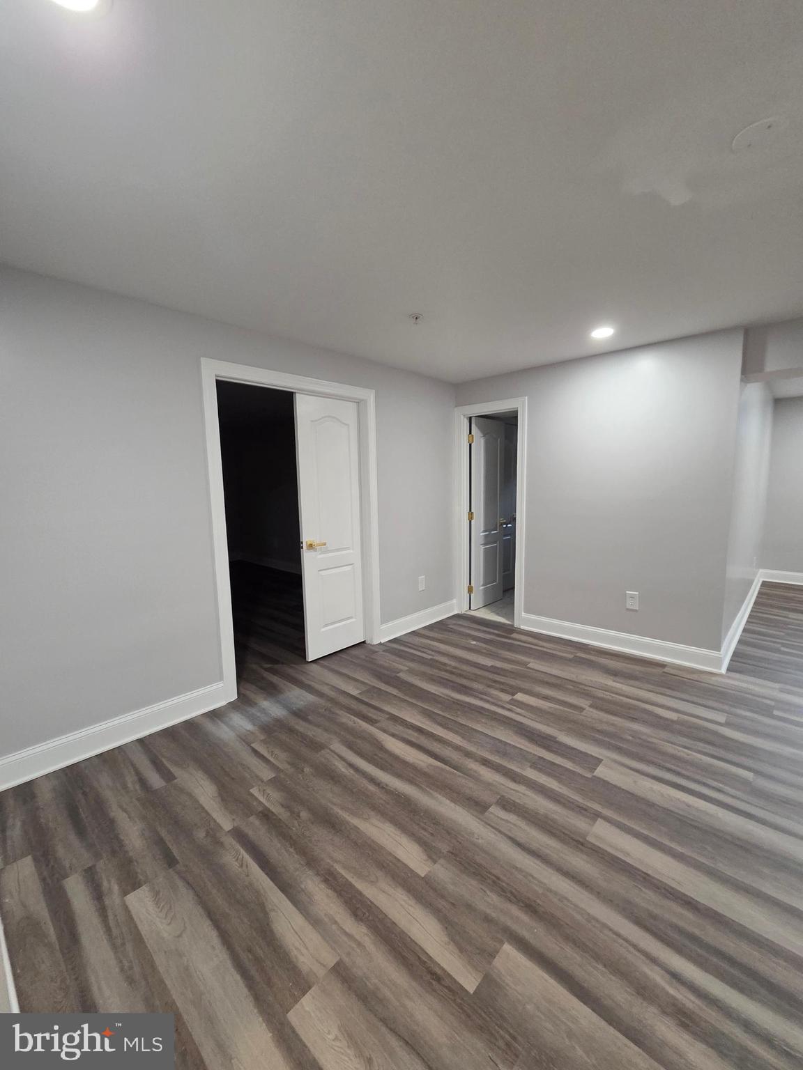 CROOM STATION - Residential