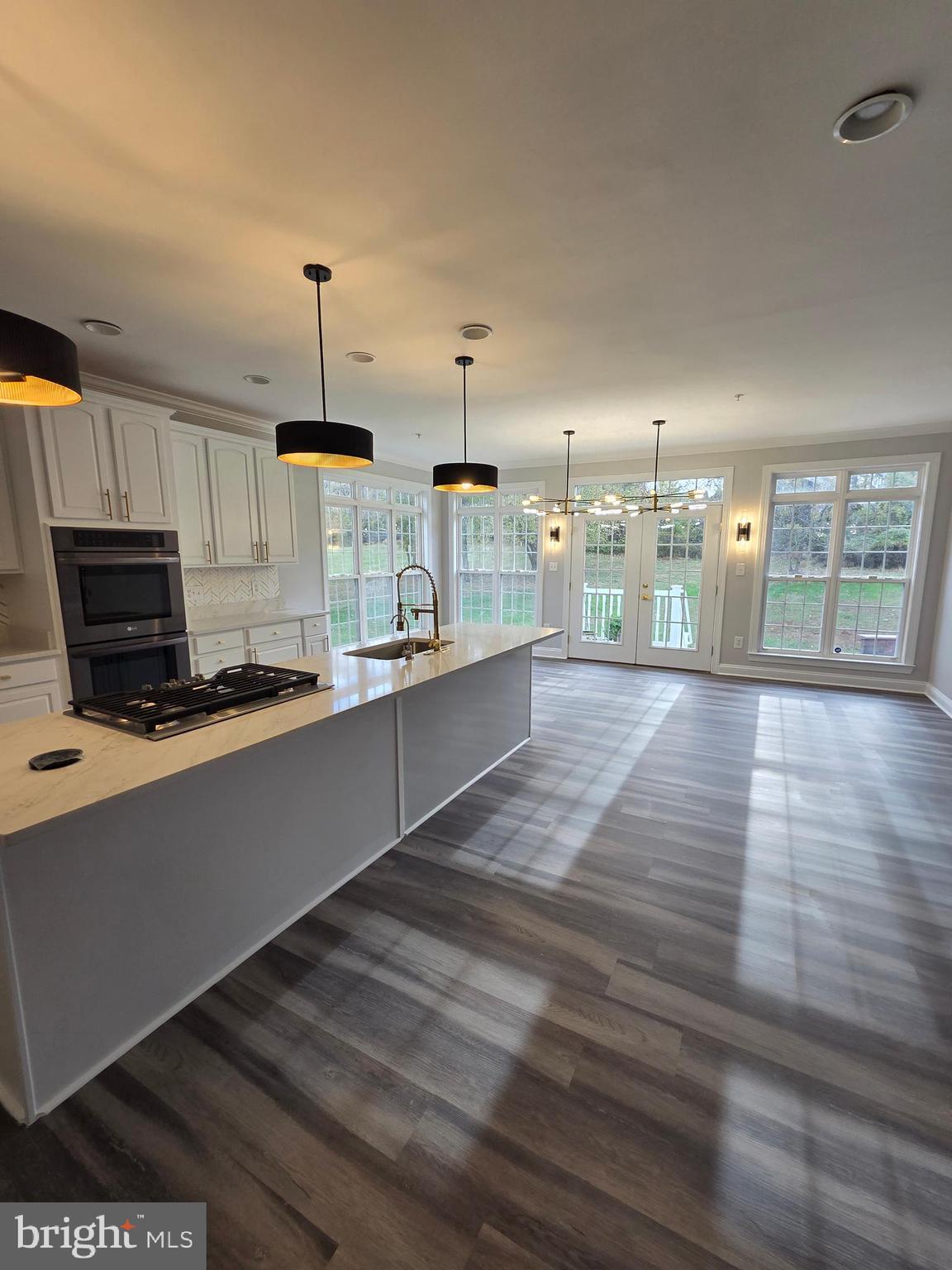 CROOM STATION - Residential