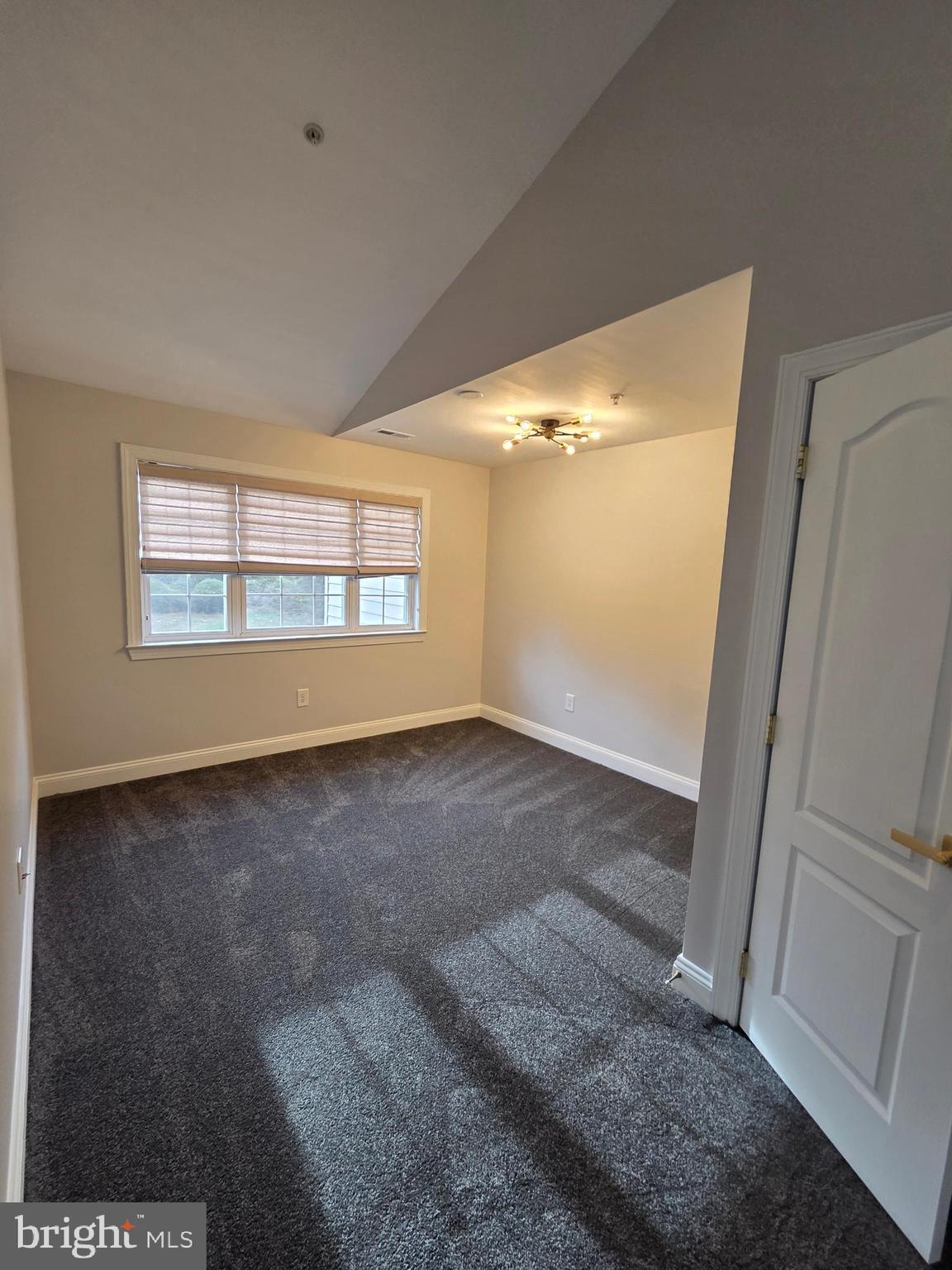 CROOM STATION - Residential