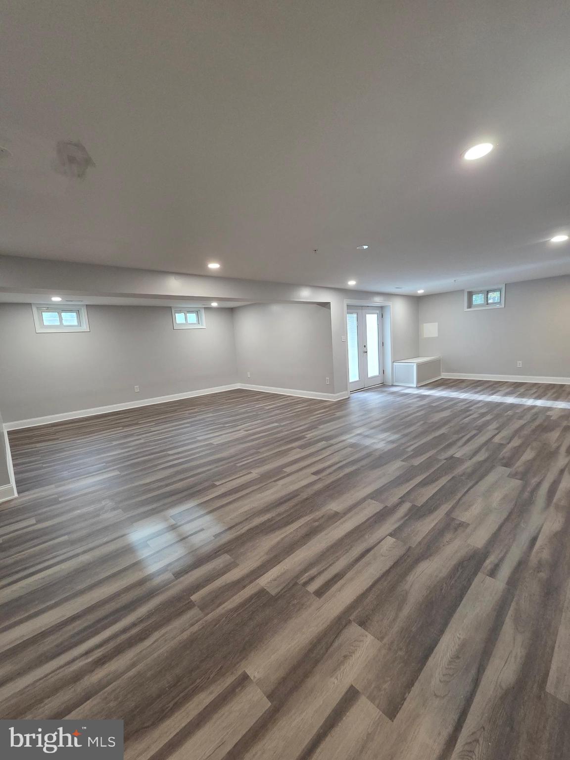 CROOM STATION - Residential