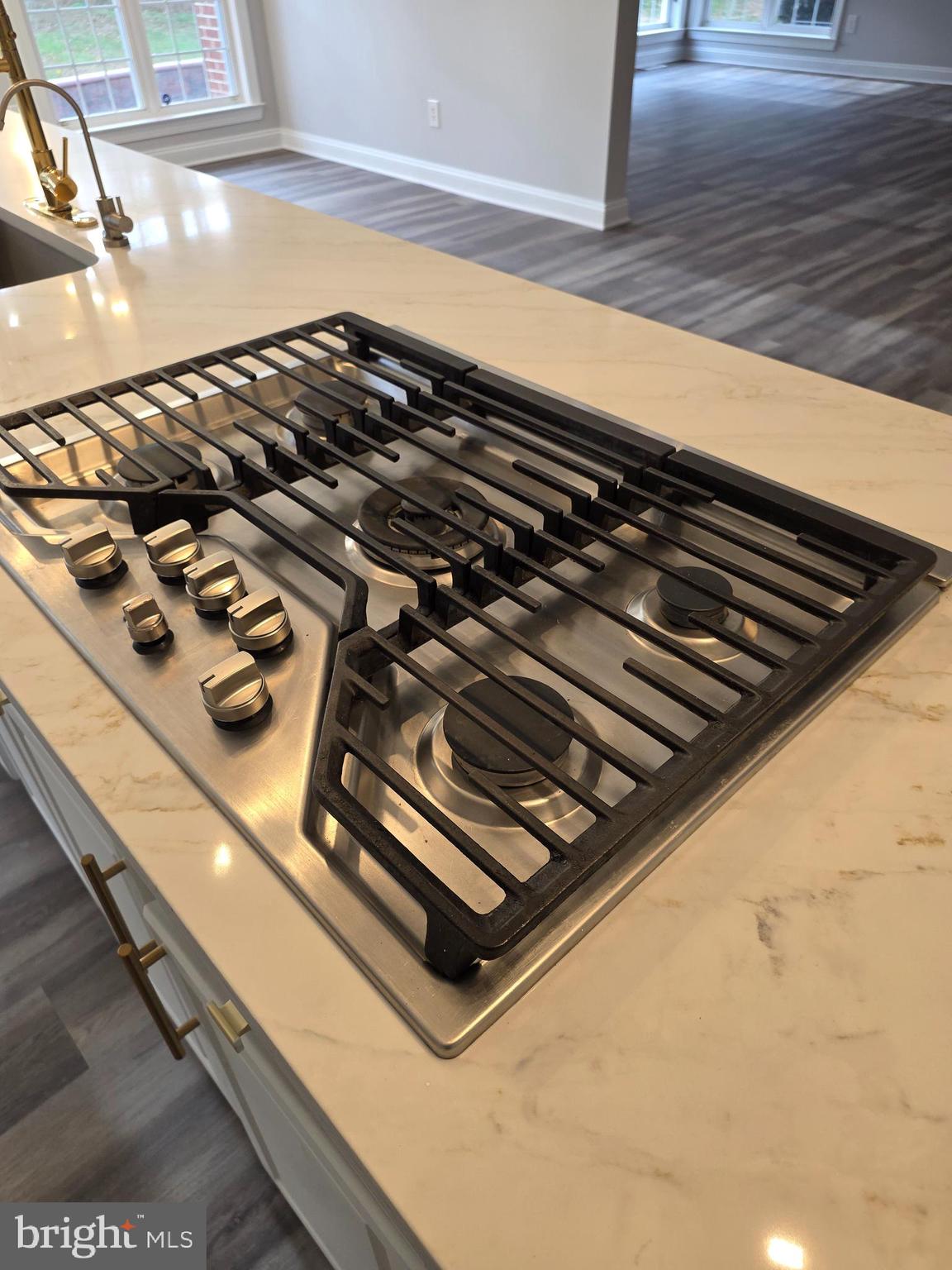 CROOM STATION - Residential