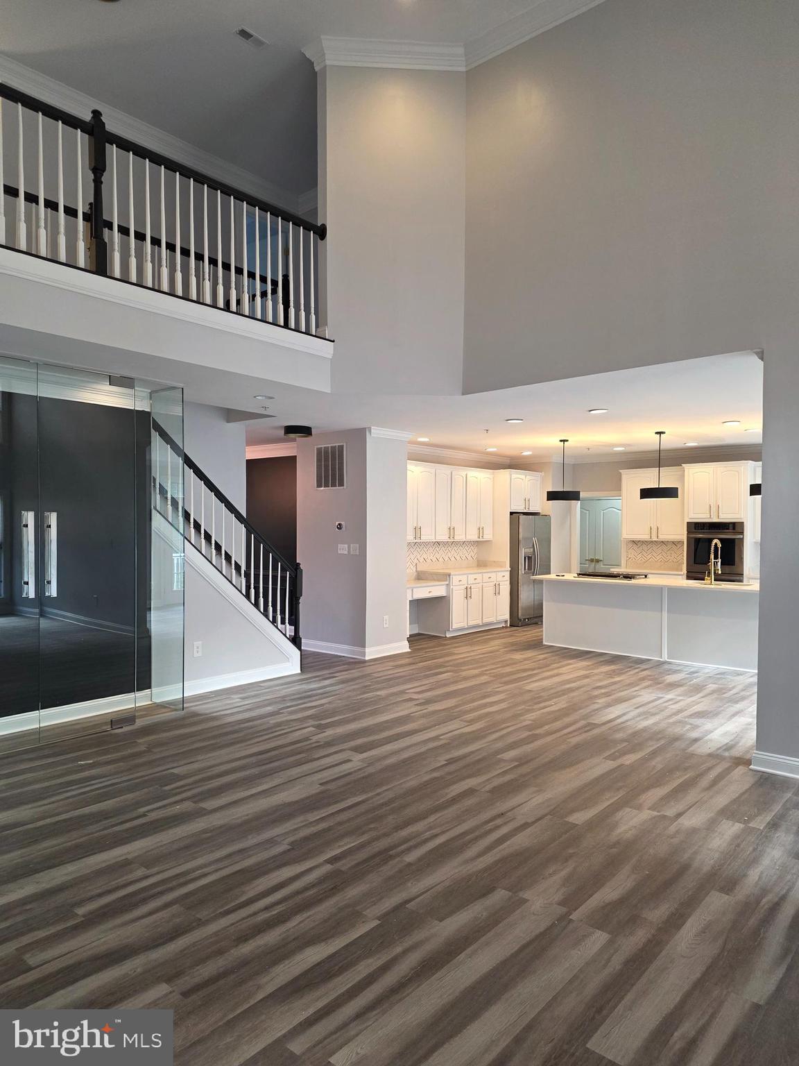 CROOM STATION - Residential