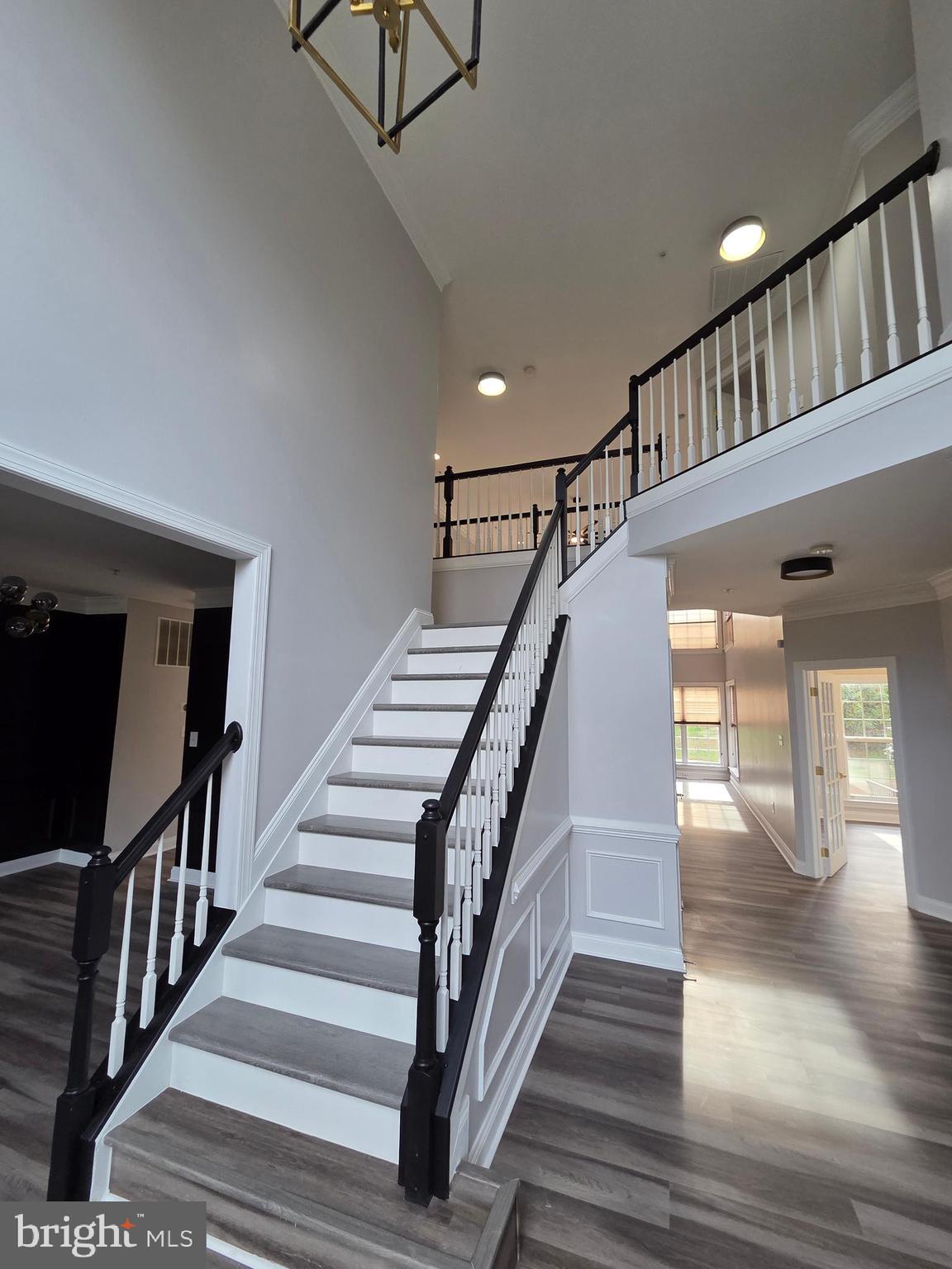 CROOM STATION - Residential