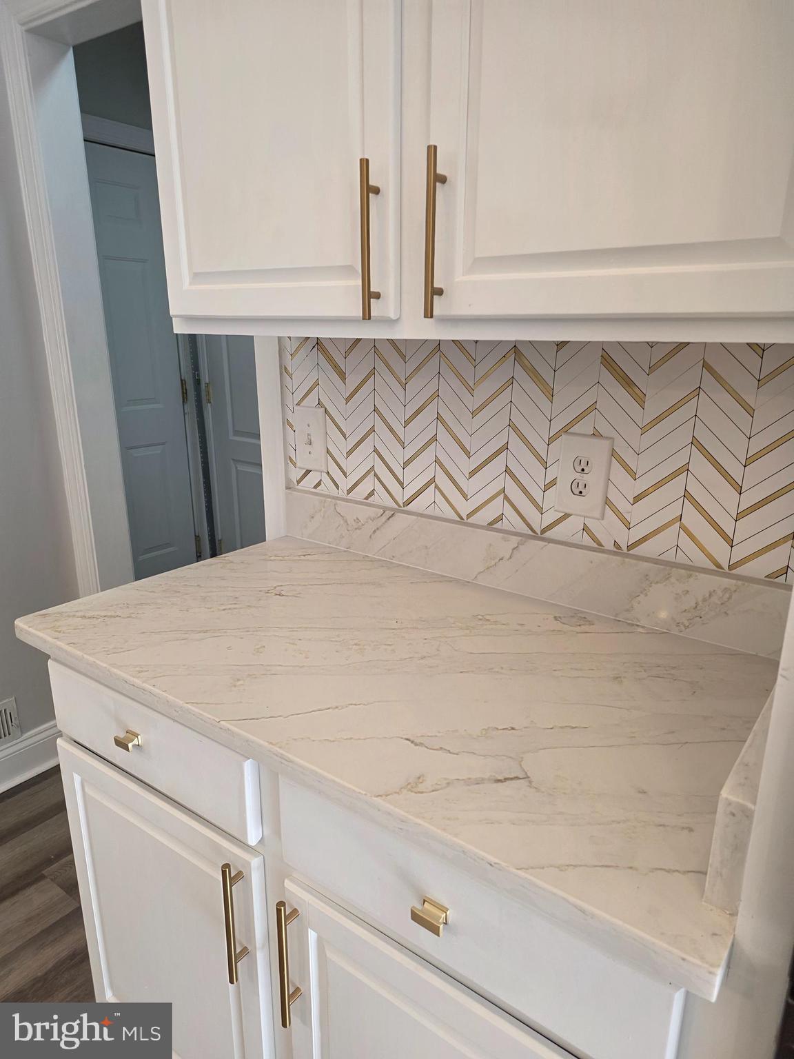 CROOM STATION - Residential