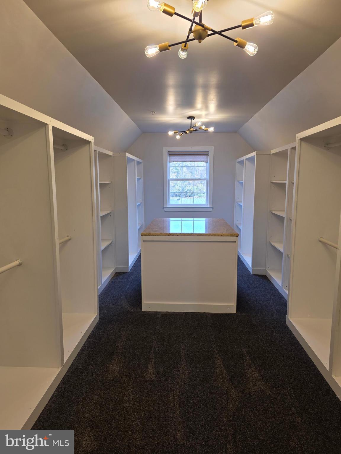 CROOM STATION - Residential