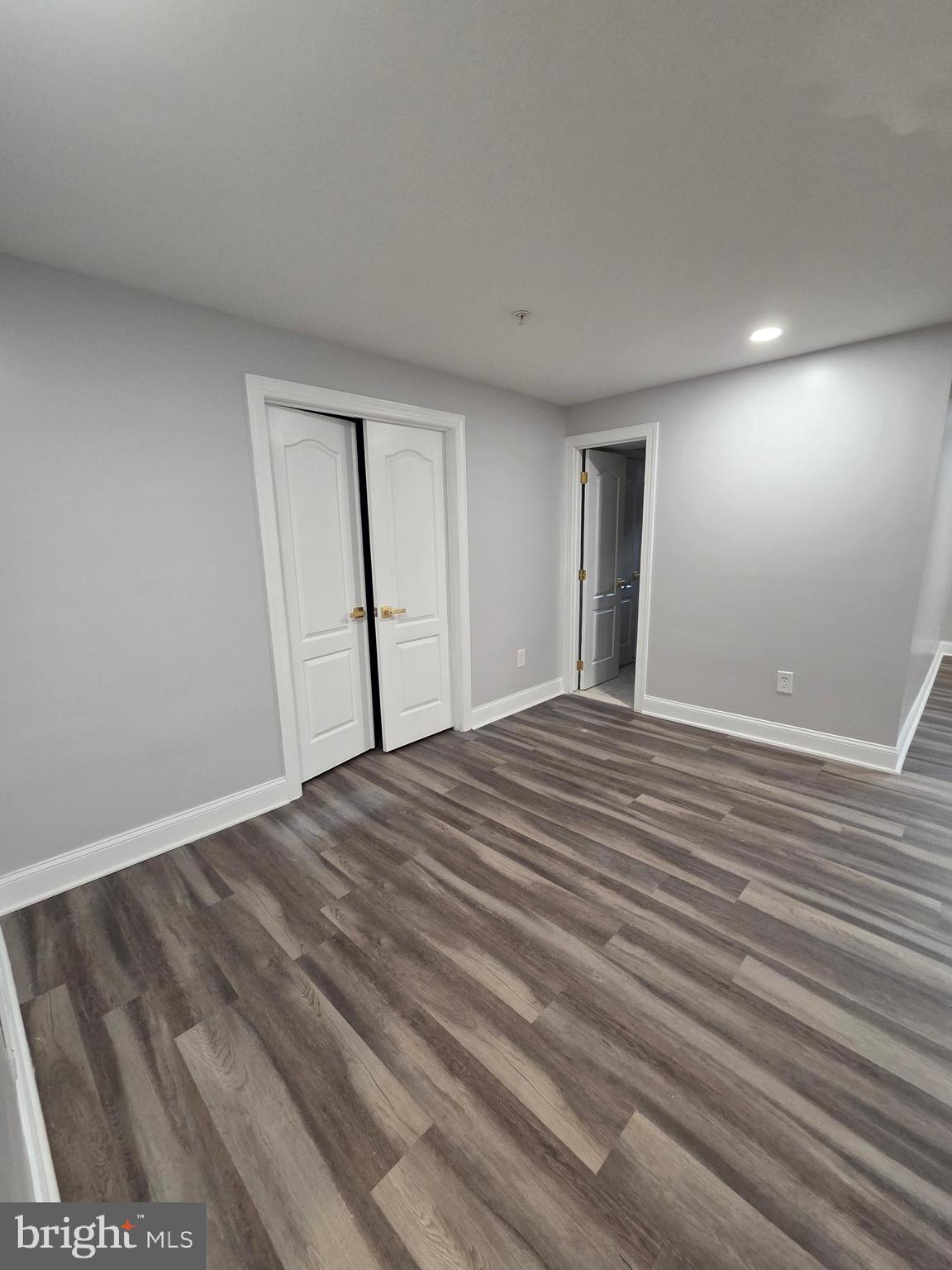 CROOM STATION - Residential