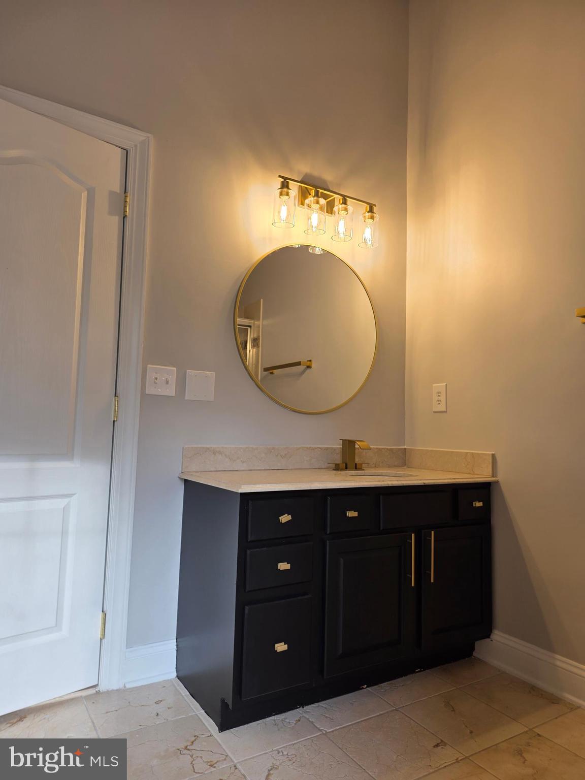 CROOM STATION - Residential