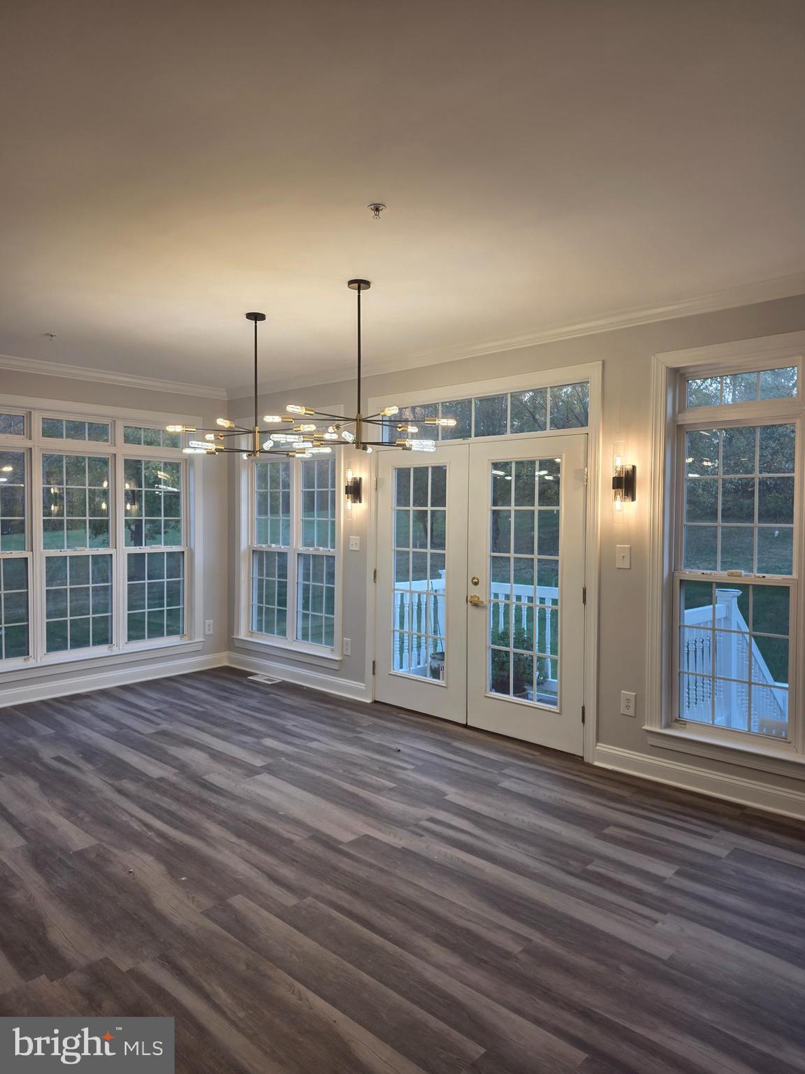 CROOM STATION - Residential