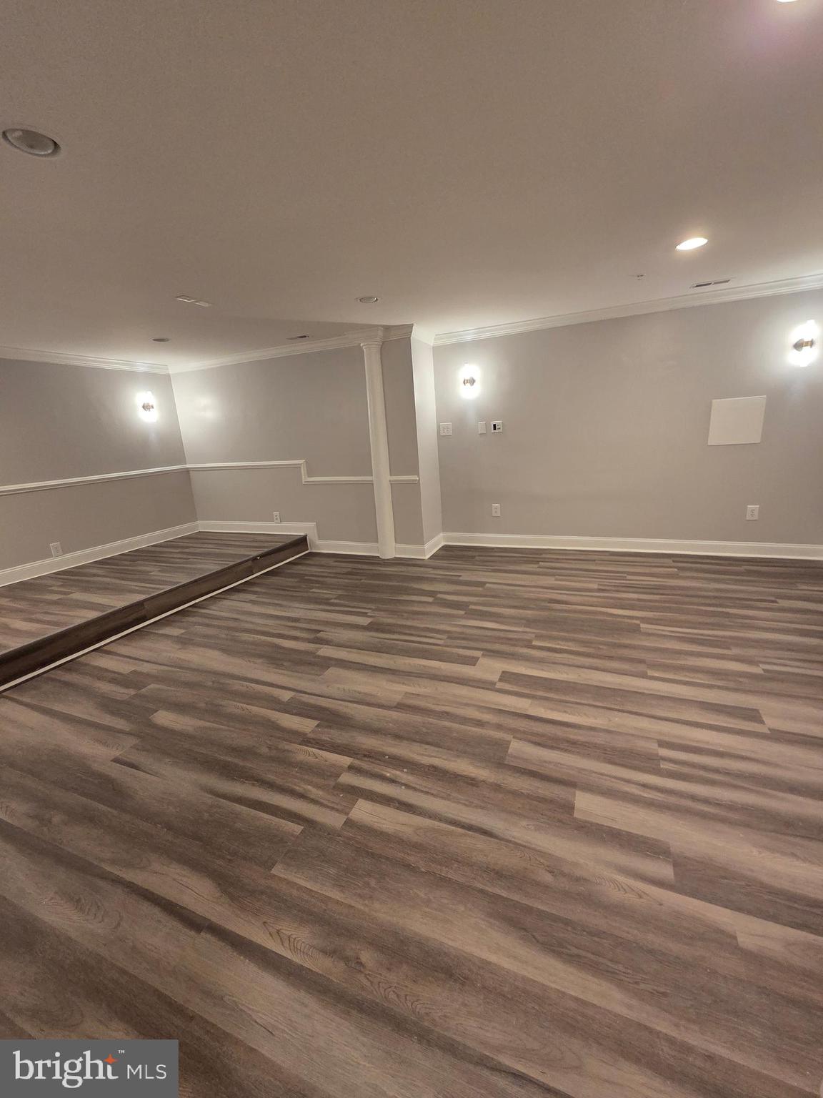 CROOM STATION - Residential