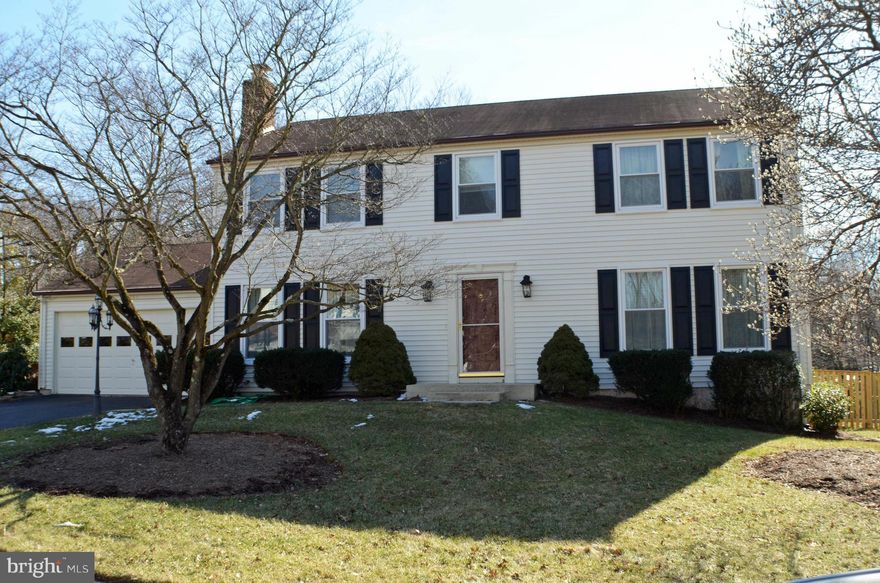 5 BEDROOM UP MADDISON MODEL W/AN INCREDIBLE BACK LOT - DEEP AND BACKS TO WOODED PARKLAND/COMMON AREA AND ON A CUL DE SAC. OFFERS A MASTER BEDROOM W/ A SEP DRESSING AREA, UPDATED COUNTRY KITCHEN WITH NEWER APPLIANCES AND FLOORING, FAM RM W/WOOD STOVE, MAIN LEVEL LAUNDRY AND SEP DINING ROOM. CHECK OUT THE 3 SEASON GLASS ENCLOSED PORCH W/AN OVERSIZED DECK W/HOT TUB - ENJOY THE PRIVACY! SHOWS GREAT!