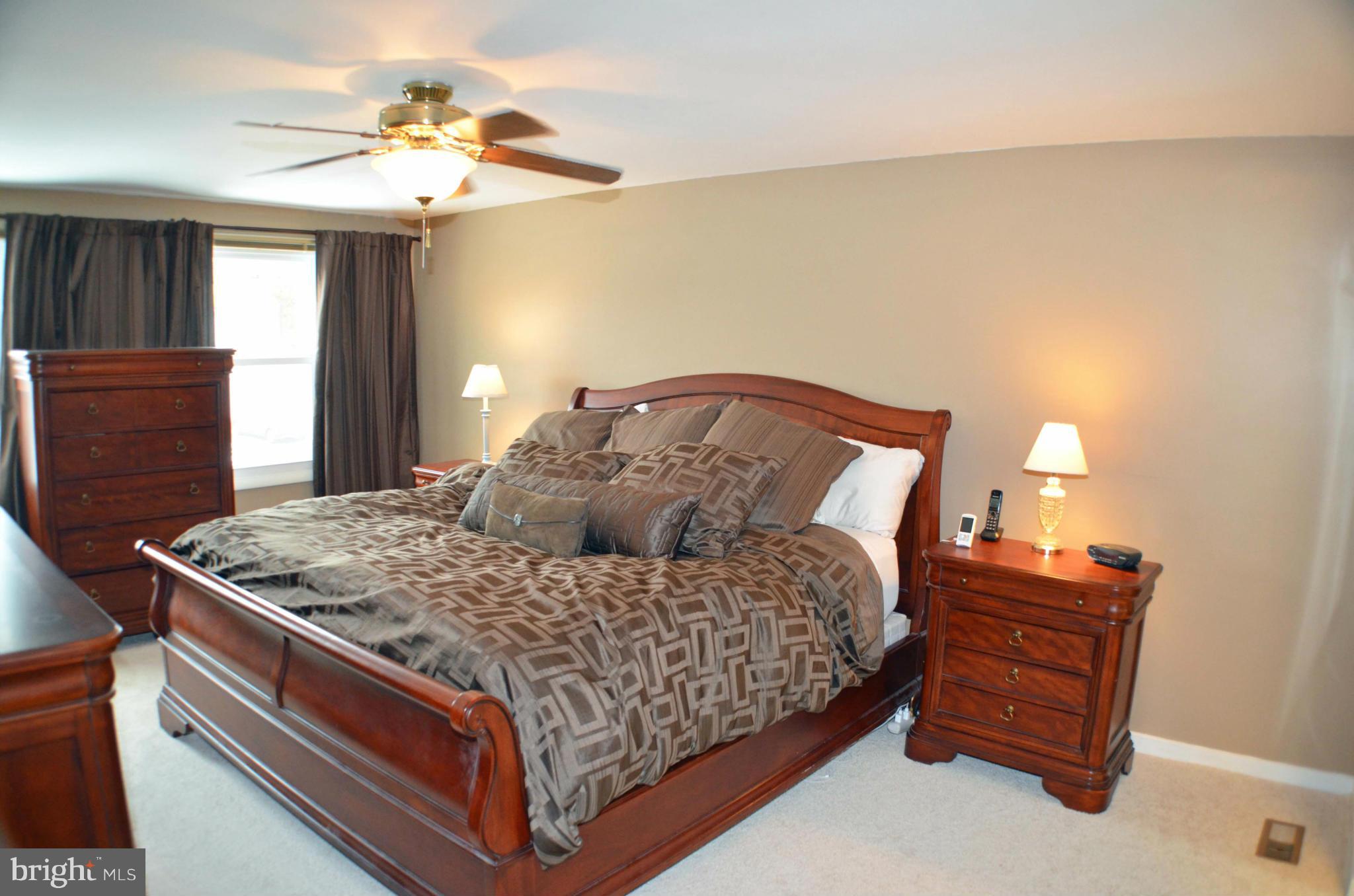 FOX MILL ESTATES - Residential