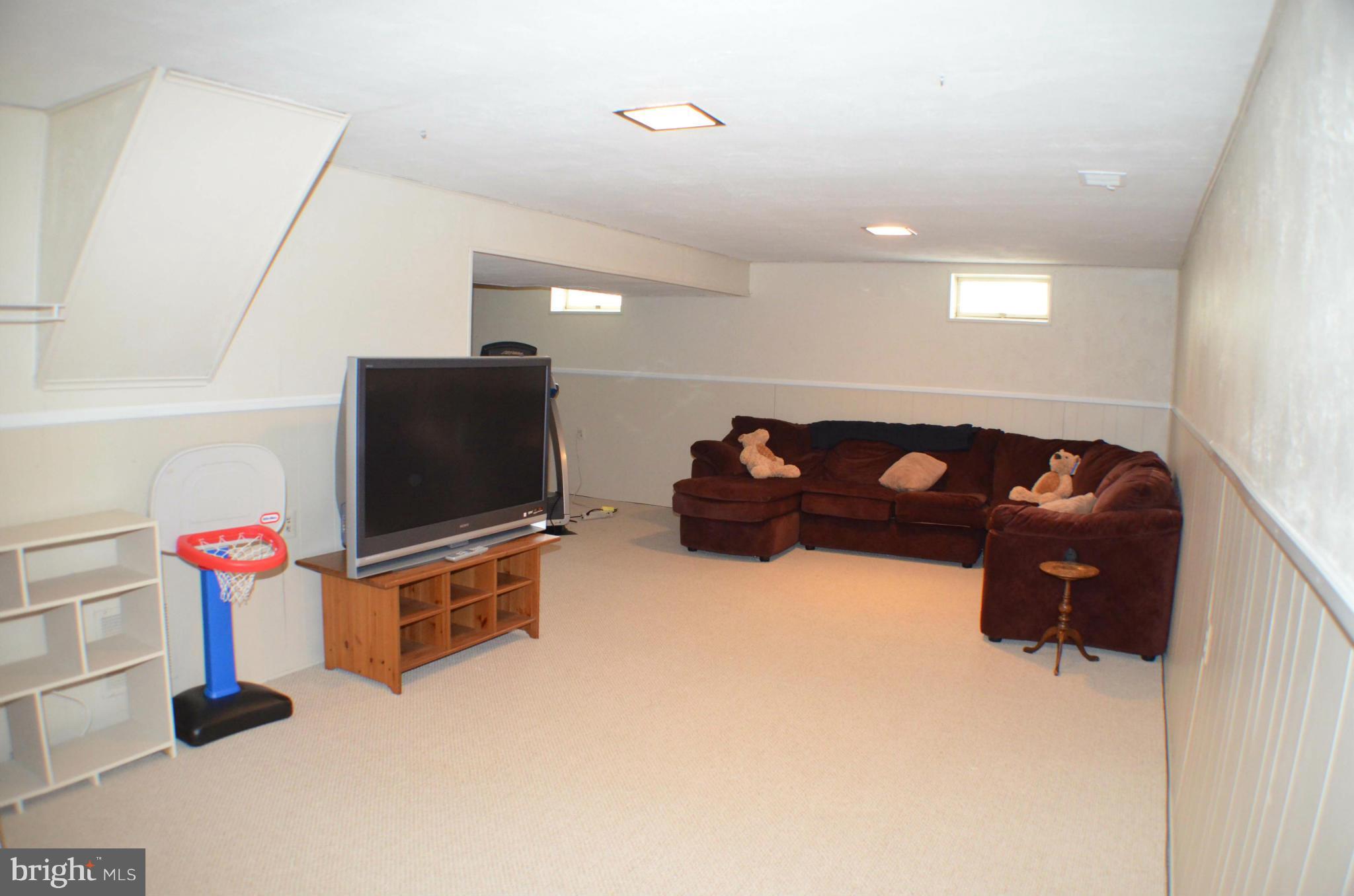 FOX MILL ESTATES - Residential