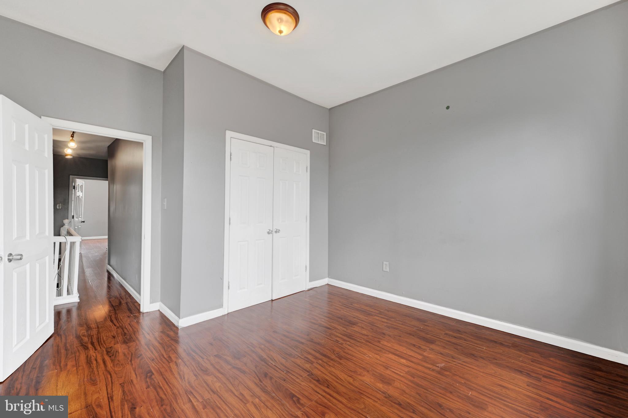 ELWOOD PARK - Residential