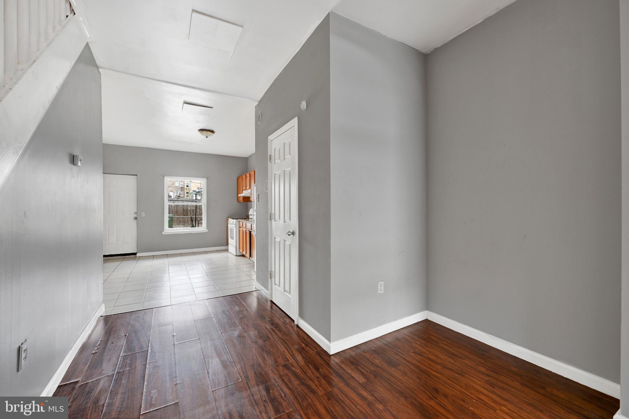 ELWOOD PARK - Residential