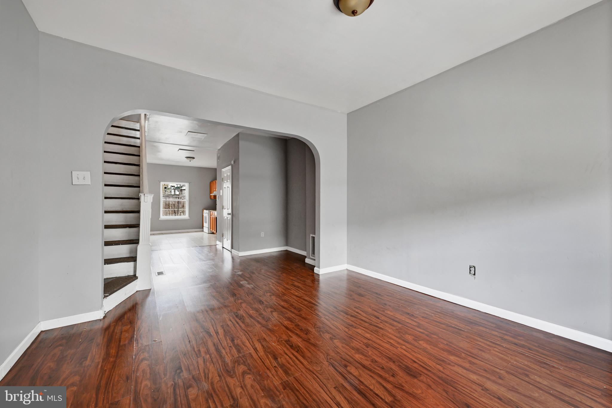 ELWOOD PARK - Residential