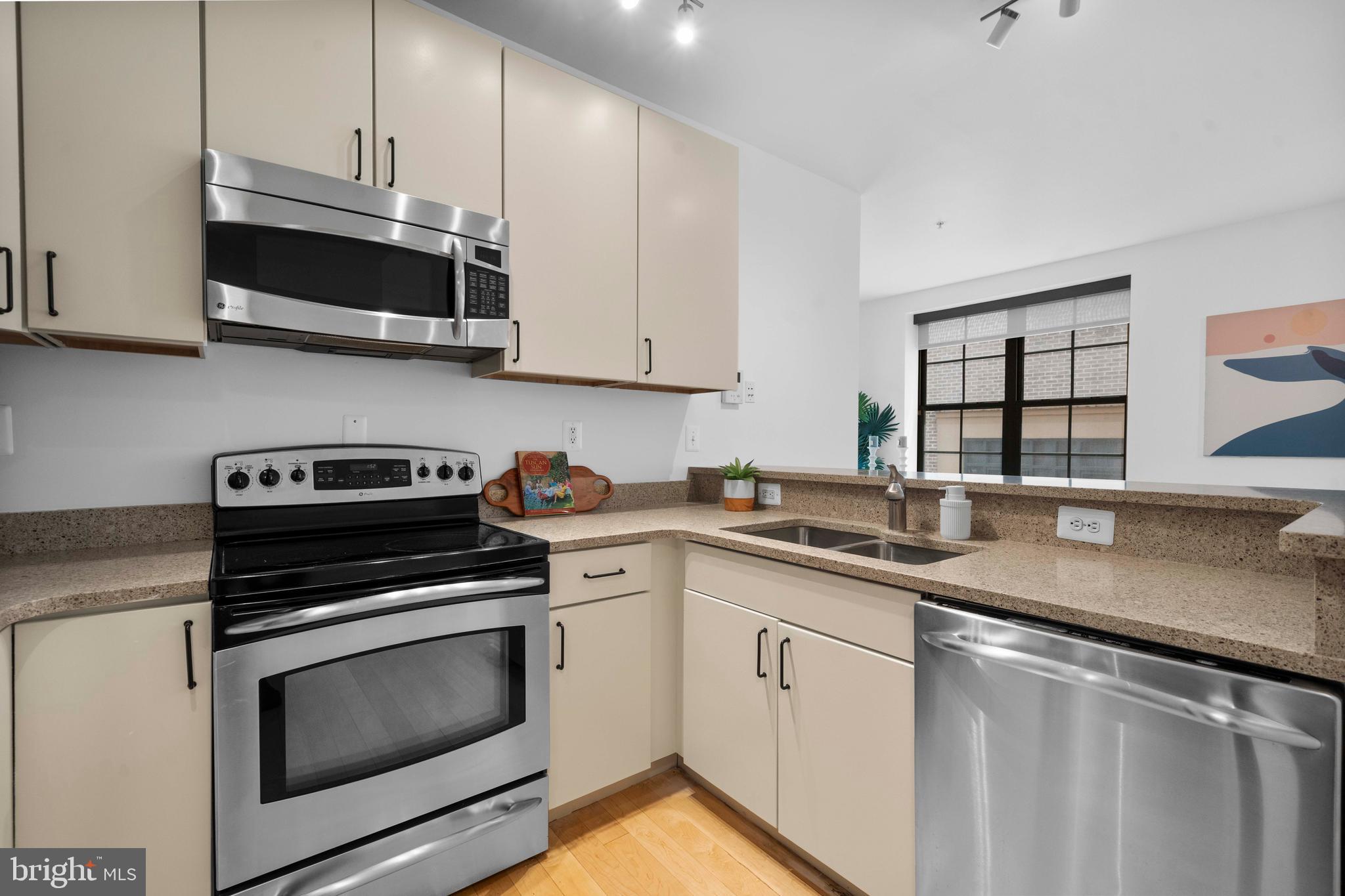 2412 17TH STREET NW 102