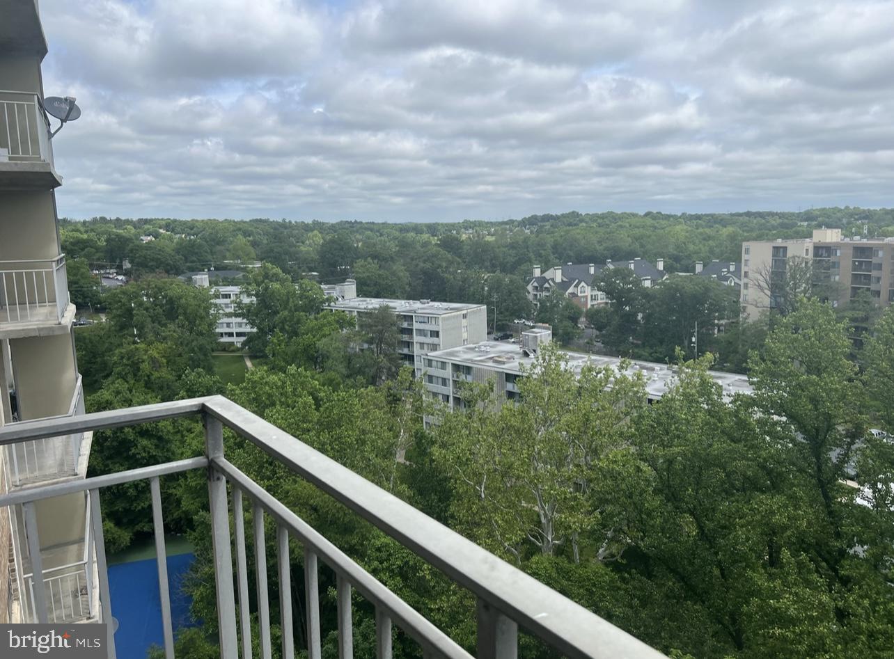 PRESIDENTIAL TOWERS - Residential Lease