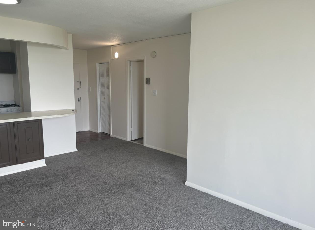 PRESIDENTIAL TOWERS - Residential Lease