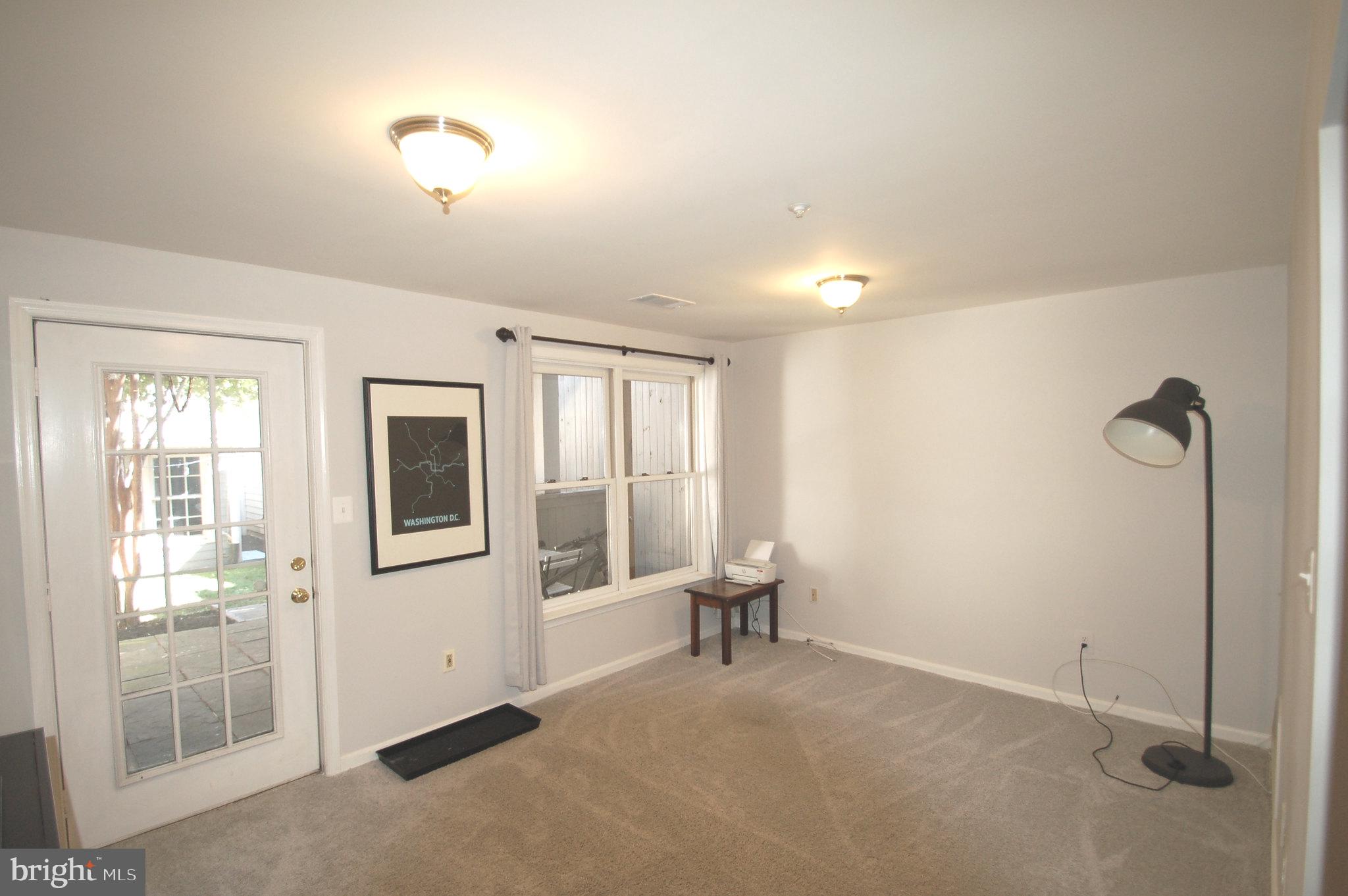 KENTLANDS HILL DISTRICT - Residential Lease