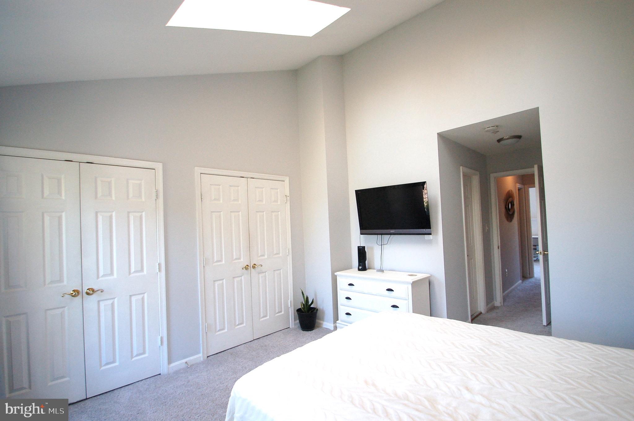 KENTLANDS HILL DISTRICT - Residential Lease