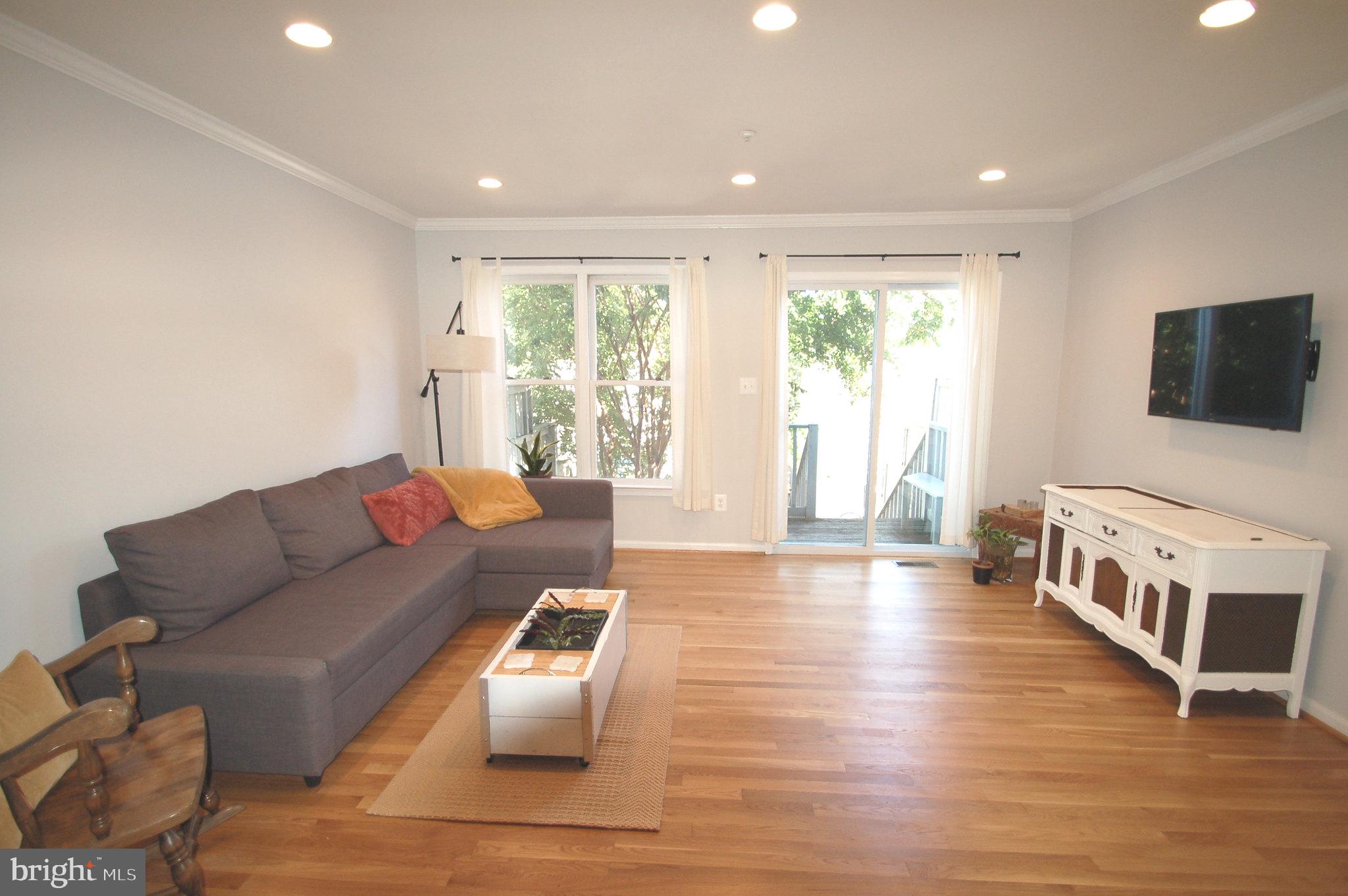 KENTLANDS HILL DISTRICT - Residential Lease