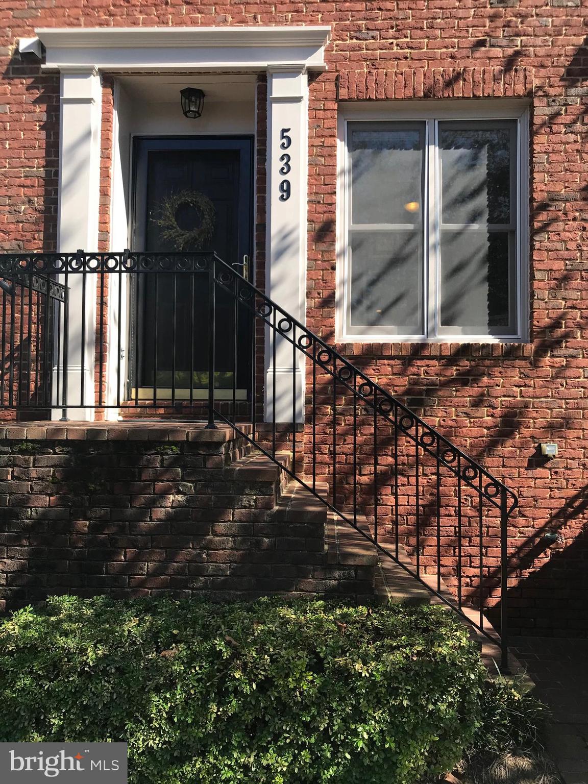 KENTLANDS HILL DISTRICT - Residential Lease