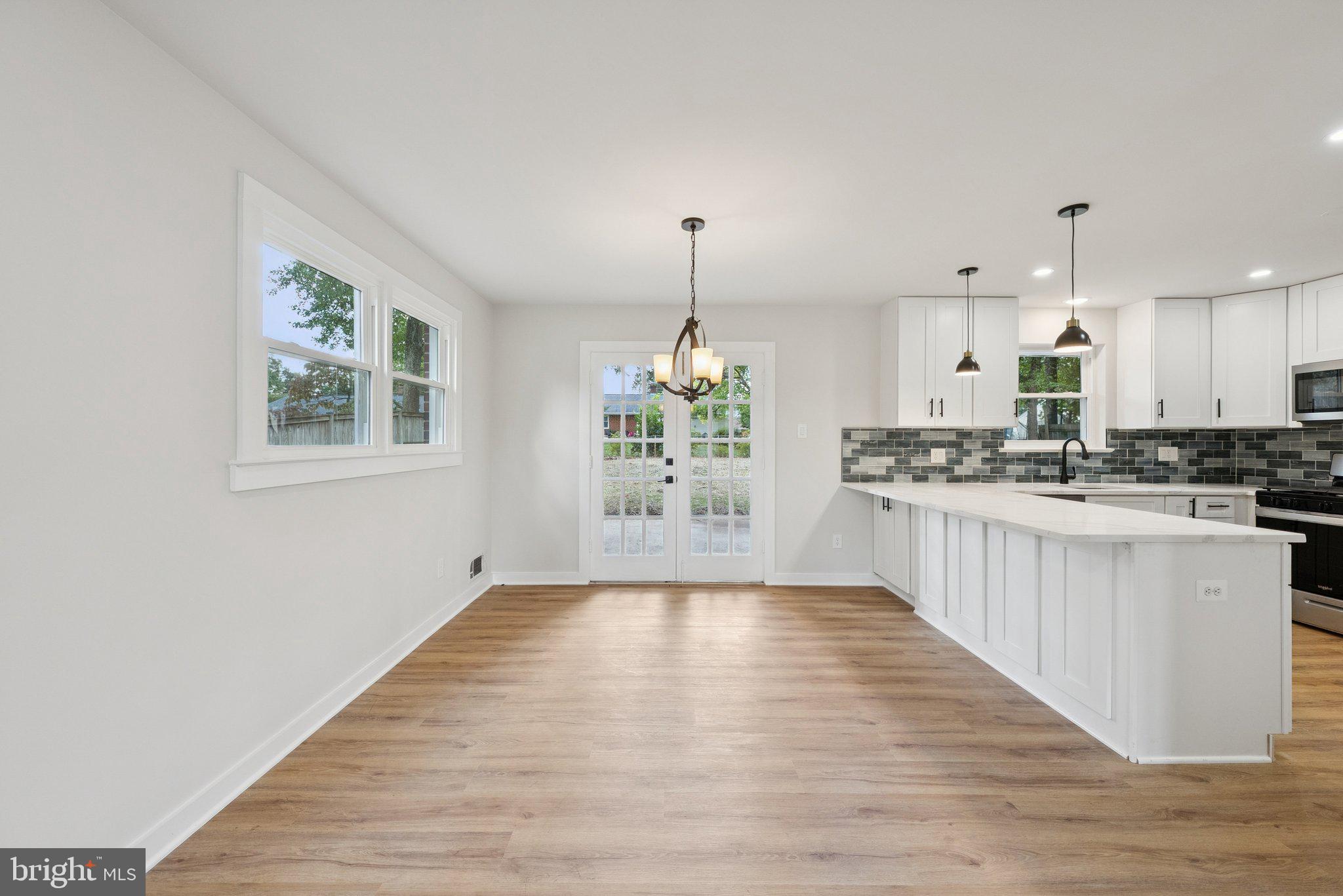 CRESTWOOD MANOR - Residential