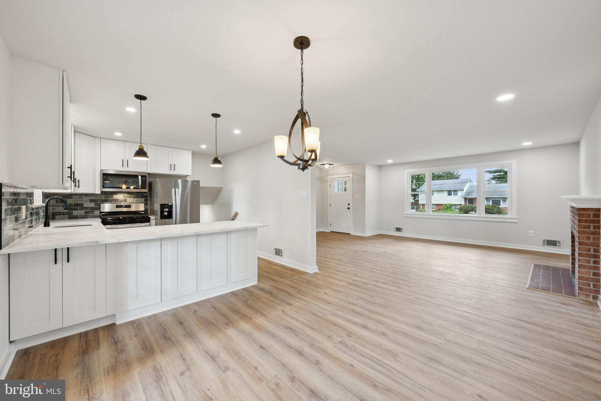 CRESTWOOD MANOR - Residential