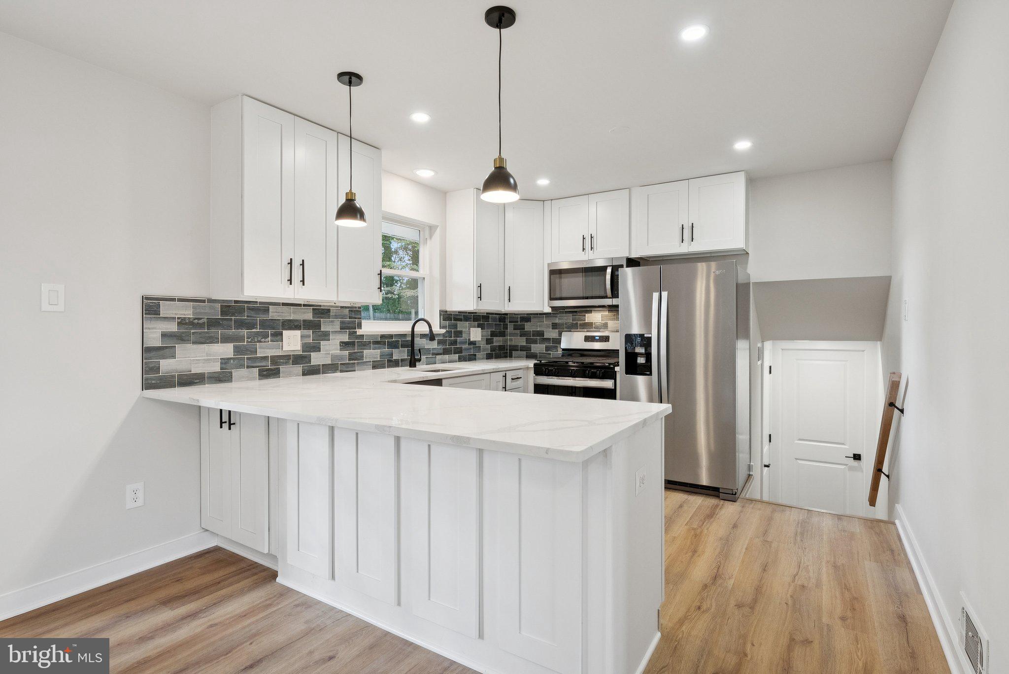 CRESTWOOD MANOR - Residential